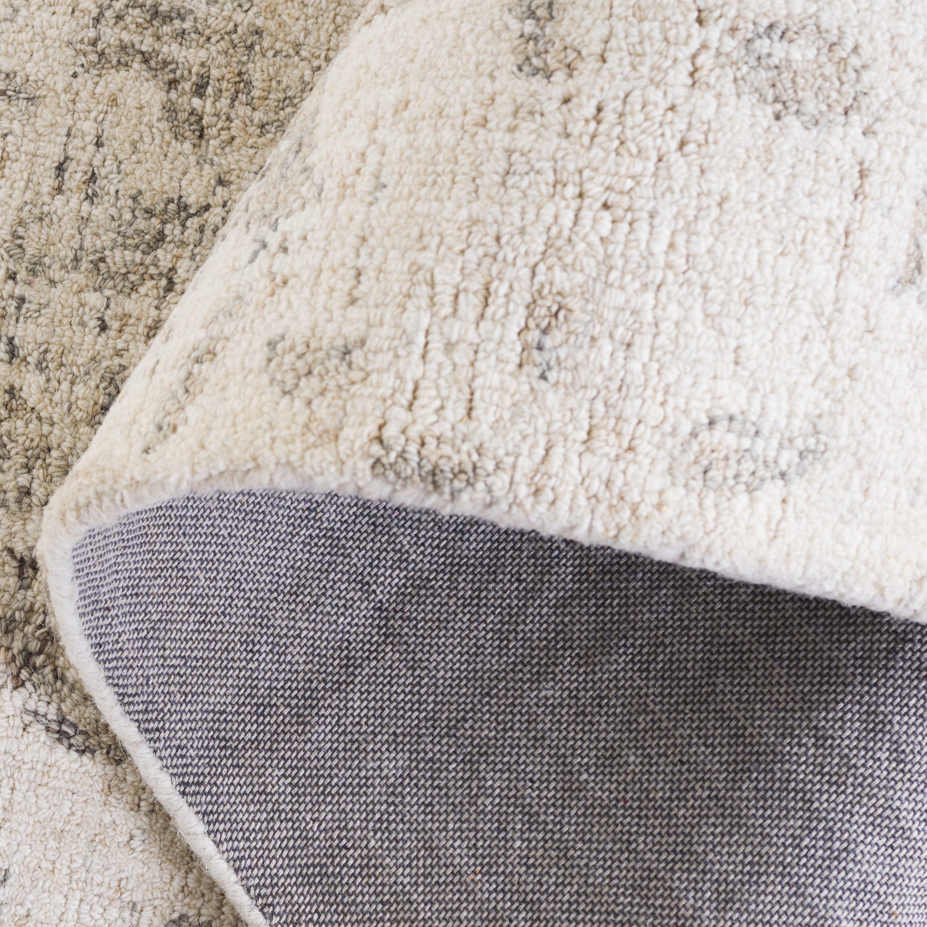 SAFAVIEH Ebony Iacopo Distressed Runner Rug, Ivory/Gray, 2'3" x 9'