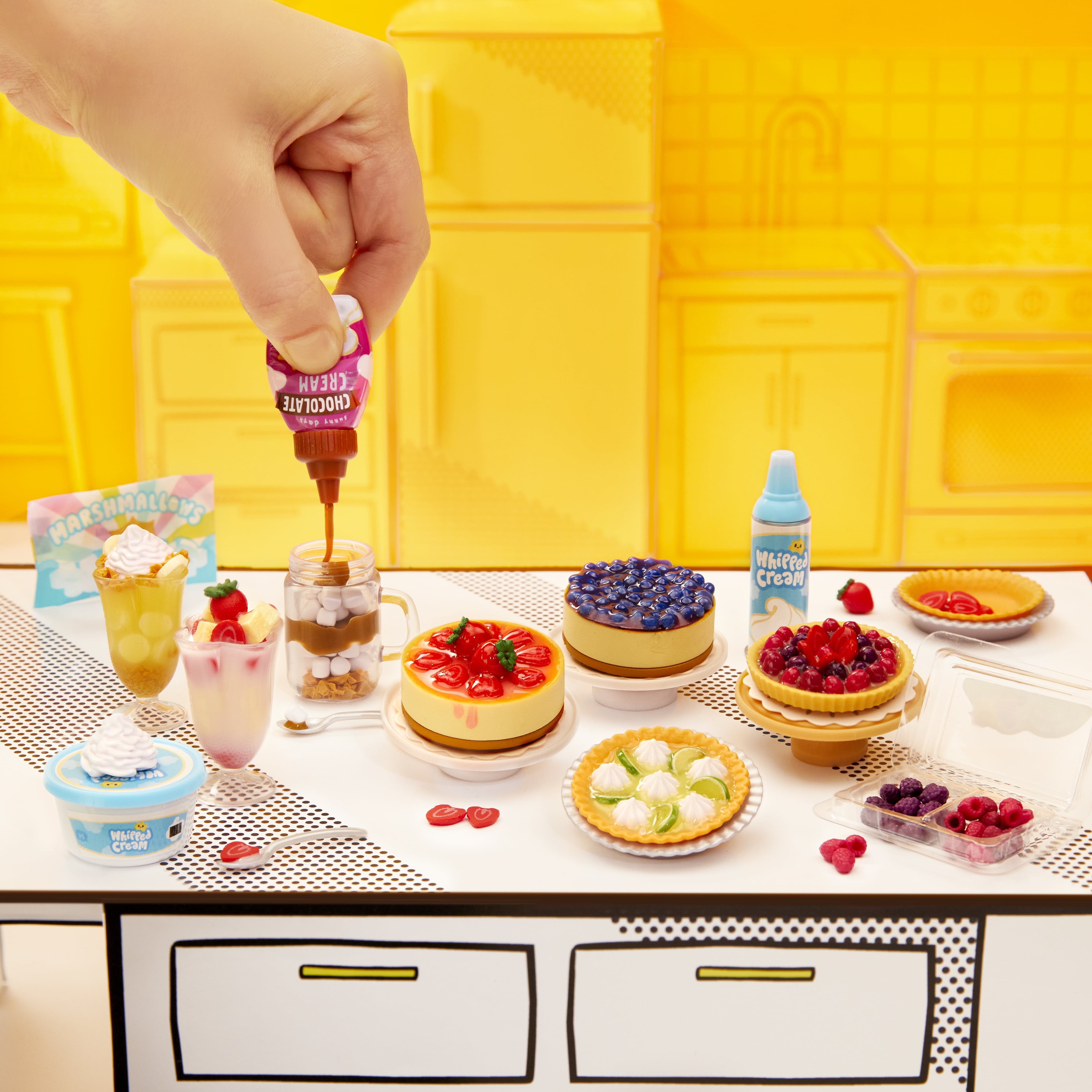 Make It Mini Food Diner Series 1 Mini Collectibles - MGA's Miniverse, Blind  Packaging, DIY, Resin Play, Replica Food, NOT EDIBLE, Collectors, 8+