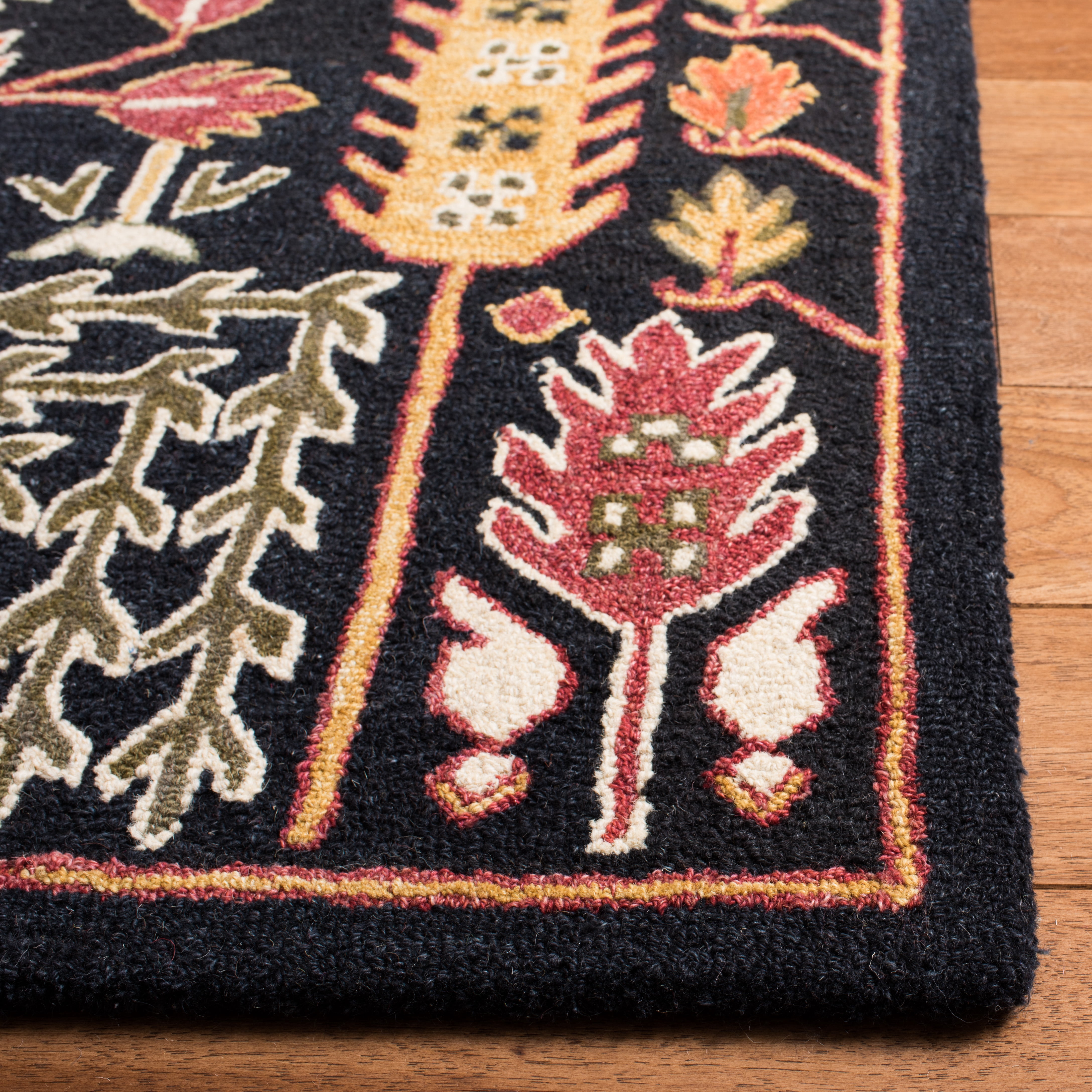 SAFAVIEH Aspen Wilhelmina Floral Wool Area Rug, Black/Red, 6' x 9'