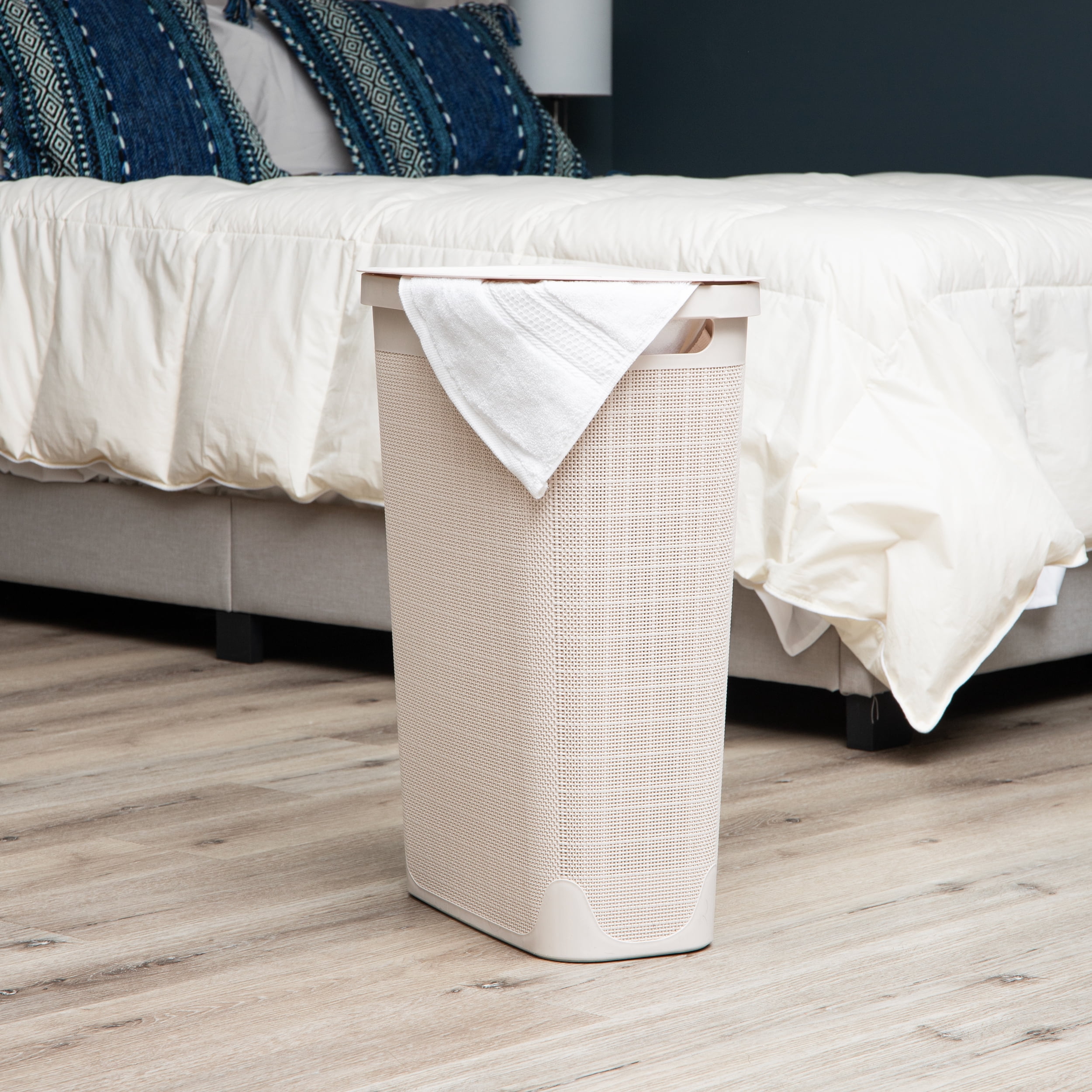 Mind Reader 40L Slim Laundry Hamper, Clothes Basket, Plastic, Adult 18.5”L x 10.75”W x 23.5”H, Ivory