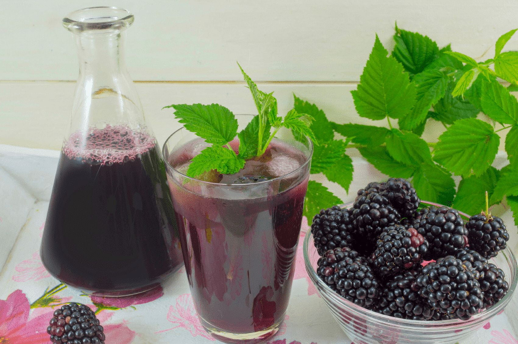 Blackberry Juice Net 33.8 fl.oz (1 Ltr.) - 4 Glass Bottles - High in Antioxidants