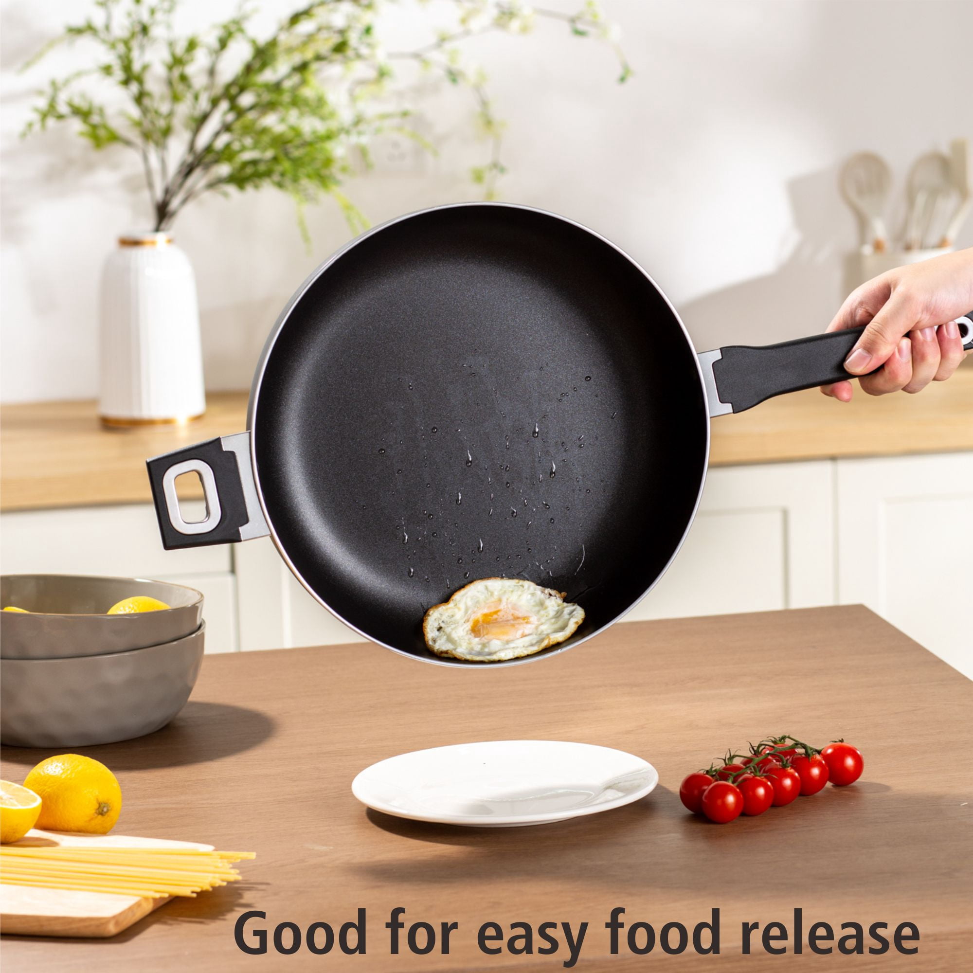 Mainstays Aluminum Nonstick Jumbo Aluminum Cooker Skillet