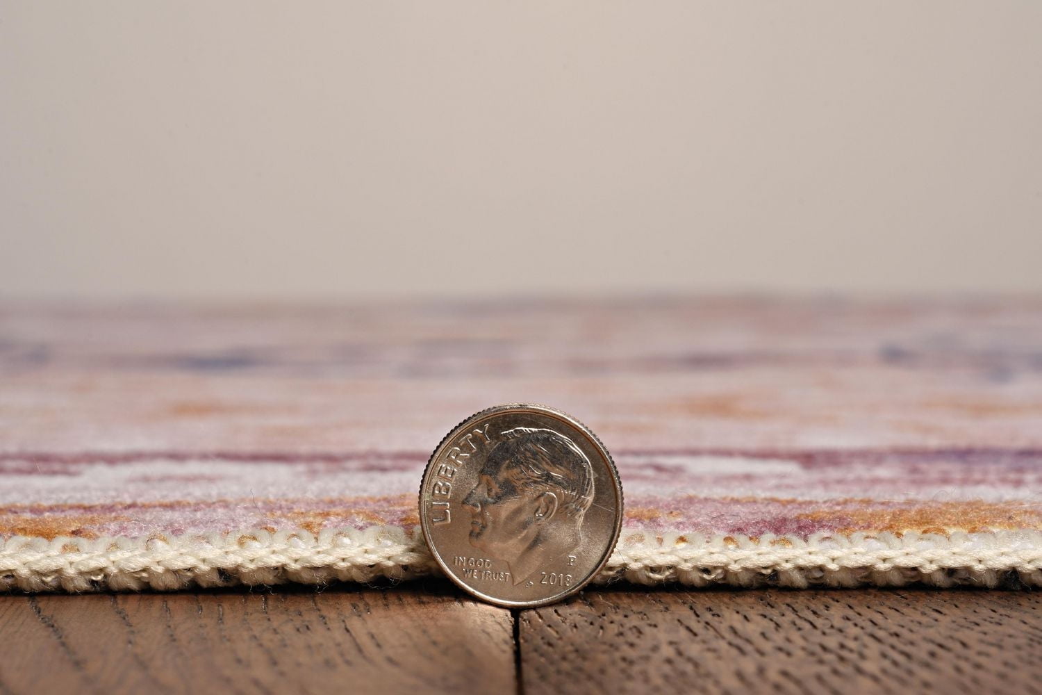 Tapis d'appoint lavable Micah 2 pi x 3 pi ivoire et or