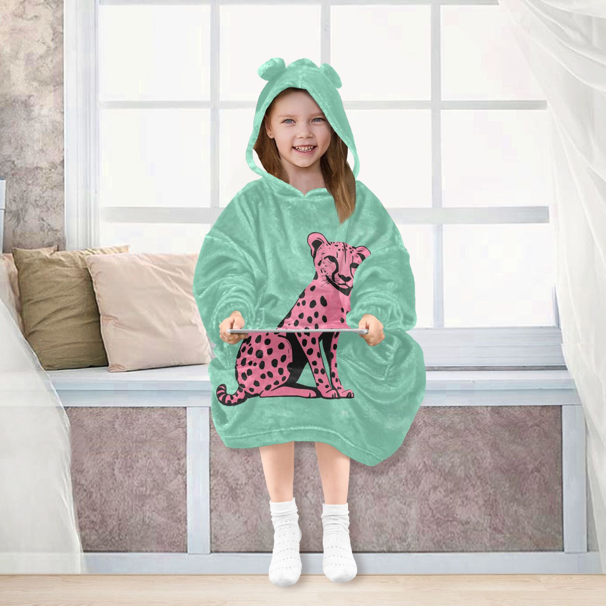 FORMRS Wearable Blanket Hoodie with Sleeves for Kids Cozy Flannel Sweatshirt, Pink Cheetah