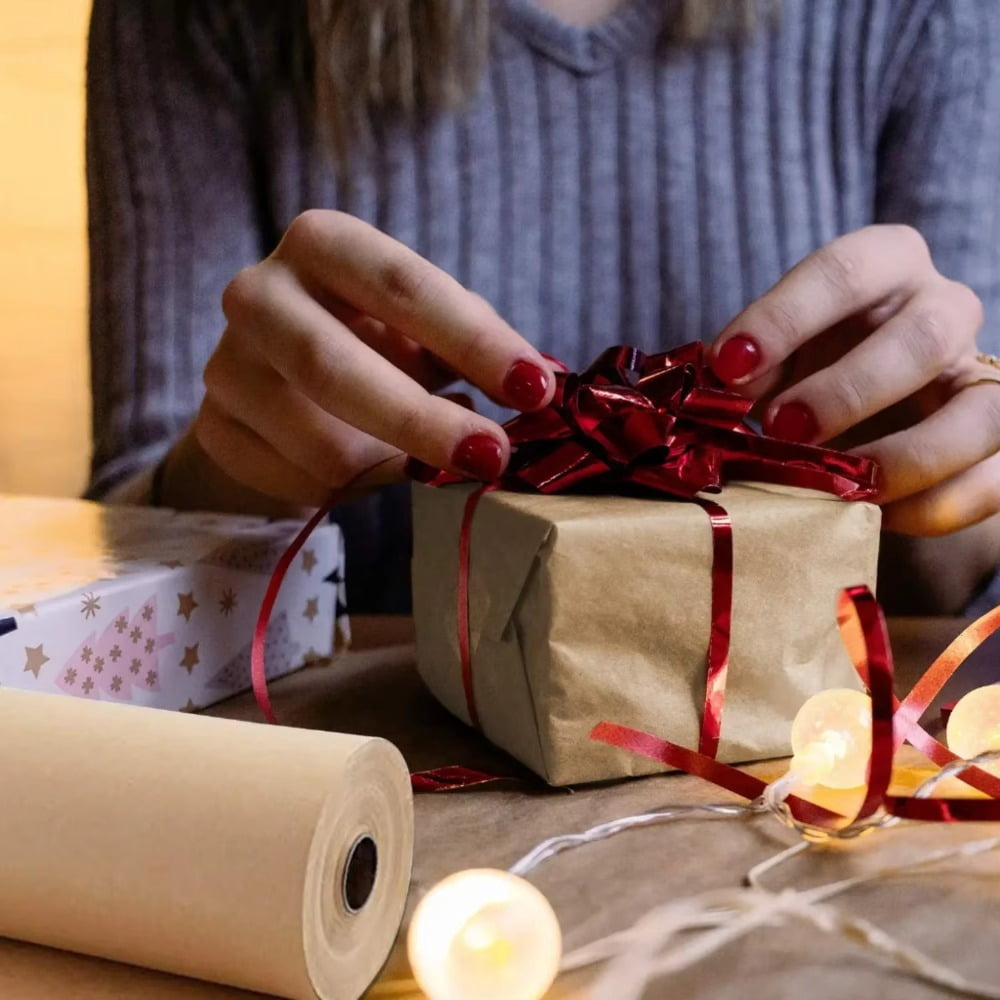 AIGIA Brown Kraft Paper Rolls for Packing Natural Kraft Wrapping Paper DIY Making Craft Paper Art Projects