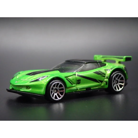 Open Box CHEVY CHEVROLET CORVETTE C7.R TRANSFORMERS 1/64 SCALE DIORAMA DIECAST MODEL CAR