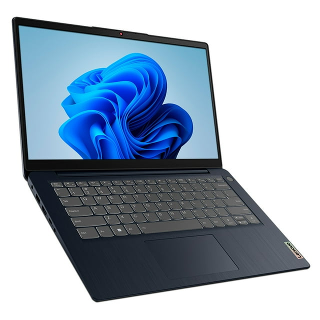 laptop lenovo ideapad 3 14iau7 azul: 14” FHD antideslumbrante con procesador Intel Core i5 12ª gen (hasta 4.4 GHz), 8GB DDR4 y SSD 256GB. Vista 3/4 frontal abierta con teclado en inglés, panel táctil centrado y acabado azul oscuro cepillado; a menudo usado también como equipo portátil para productividad y estudio.