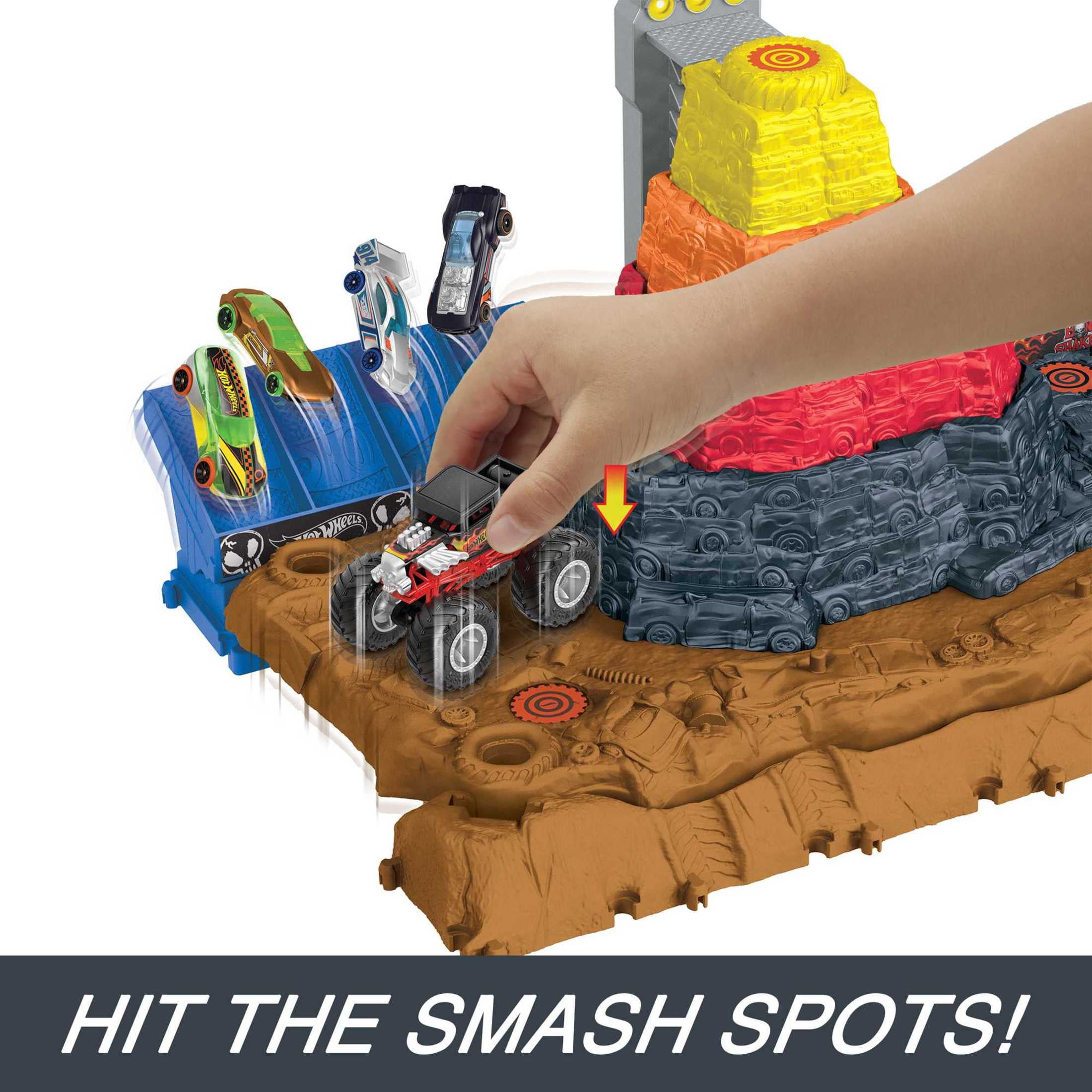 Hot Wheels Monster Trucks Bone Shaker Ultimate Crush Yard Playset, 1 Toy Truck & 3 Crushable Cars