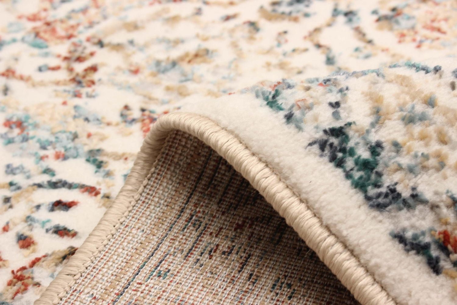 ECARPET Lauren Traditional Area Rug for living room, bedroom, dining room, entrance, hallway and more.