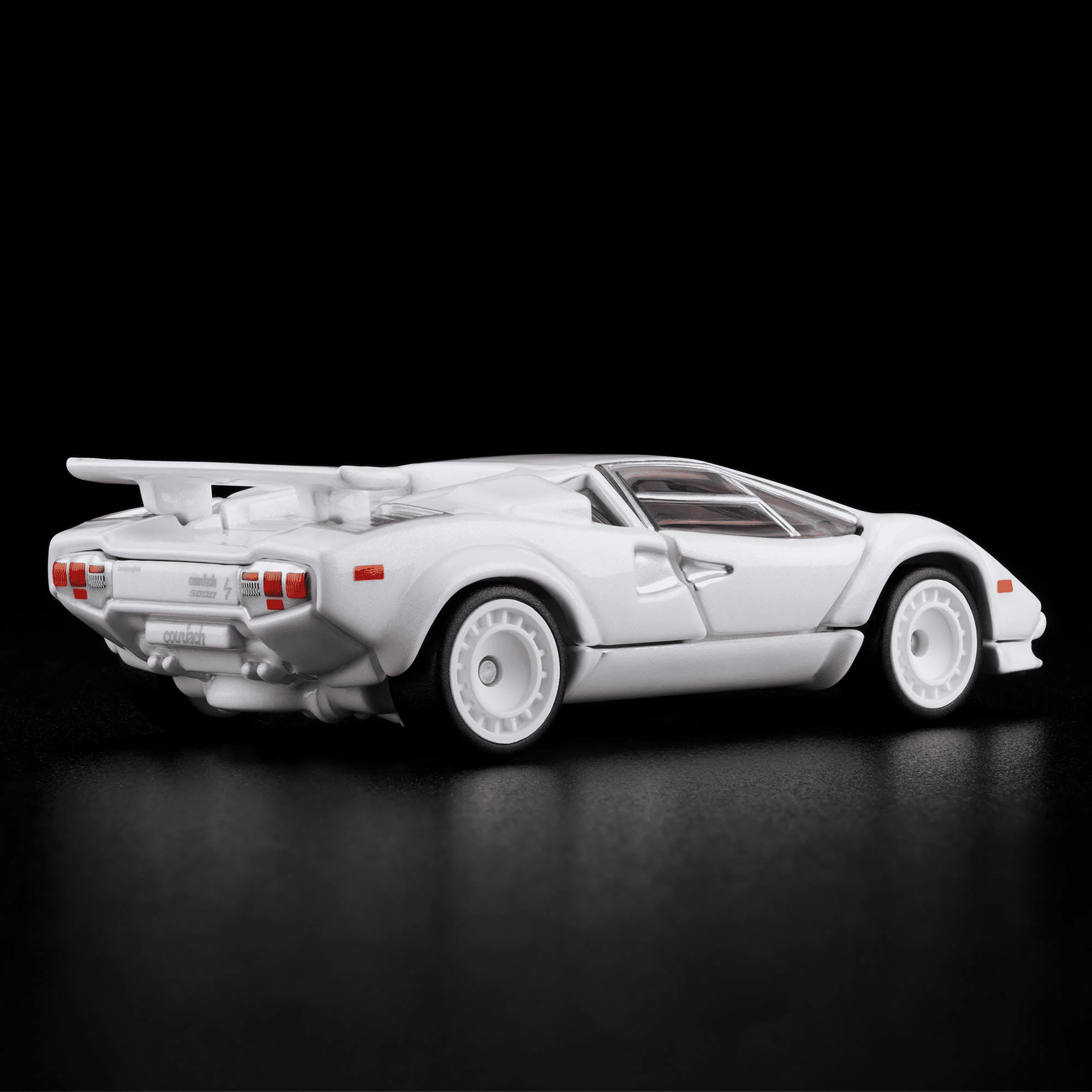 Hot Wheels RLC Exclusive 1982 Lamborghini Countach LP 500 S 1:64 Die-Cast Car with Real Riders Wheels & Opening Scissor Doors – Collector’s Holiday Edition