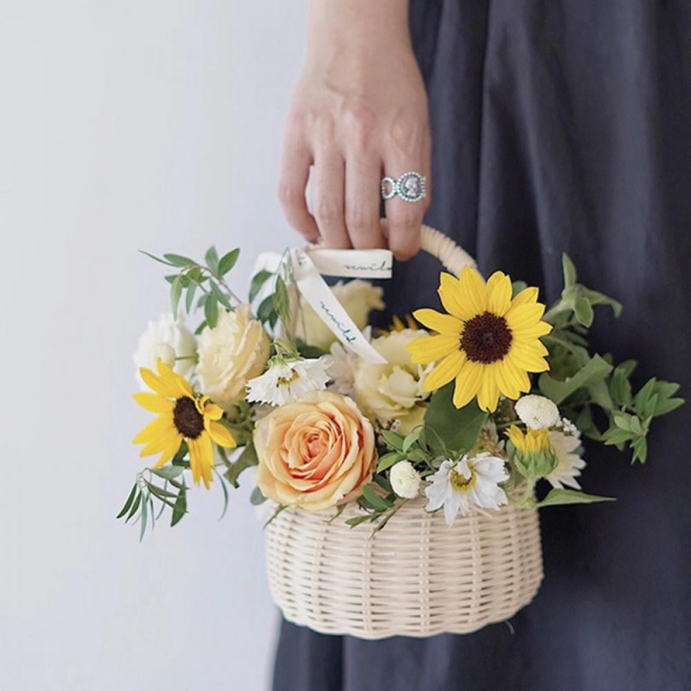 Rattan Flower Basket, Mini Straw Rattan Baskets, Wedding Flower Girl  Basket, Wicker Rattan Flower Basket with Handle,Petal Basket Candy Storage  Basket