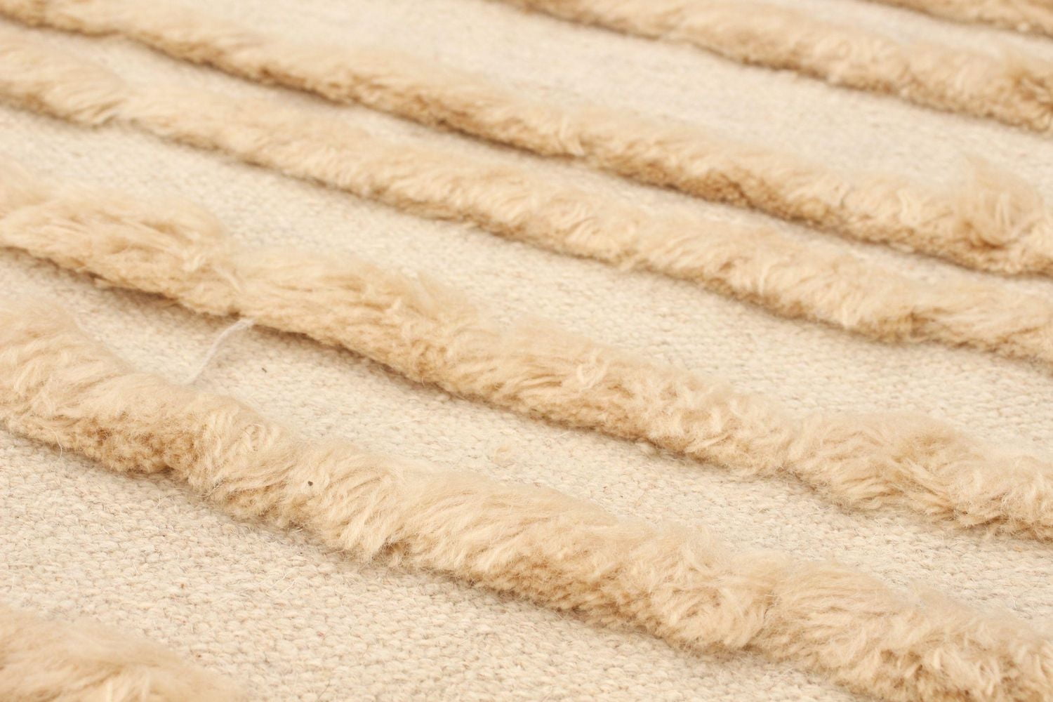 ECARPETGALLERY 4'9" x 7'10" Carved Cambridge Hand Made Area Rug for Living Room, Dining Room and Bedroom in Ivory