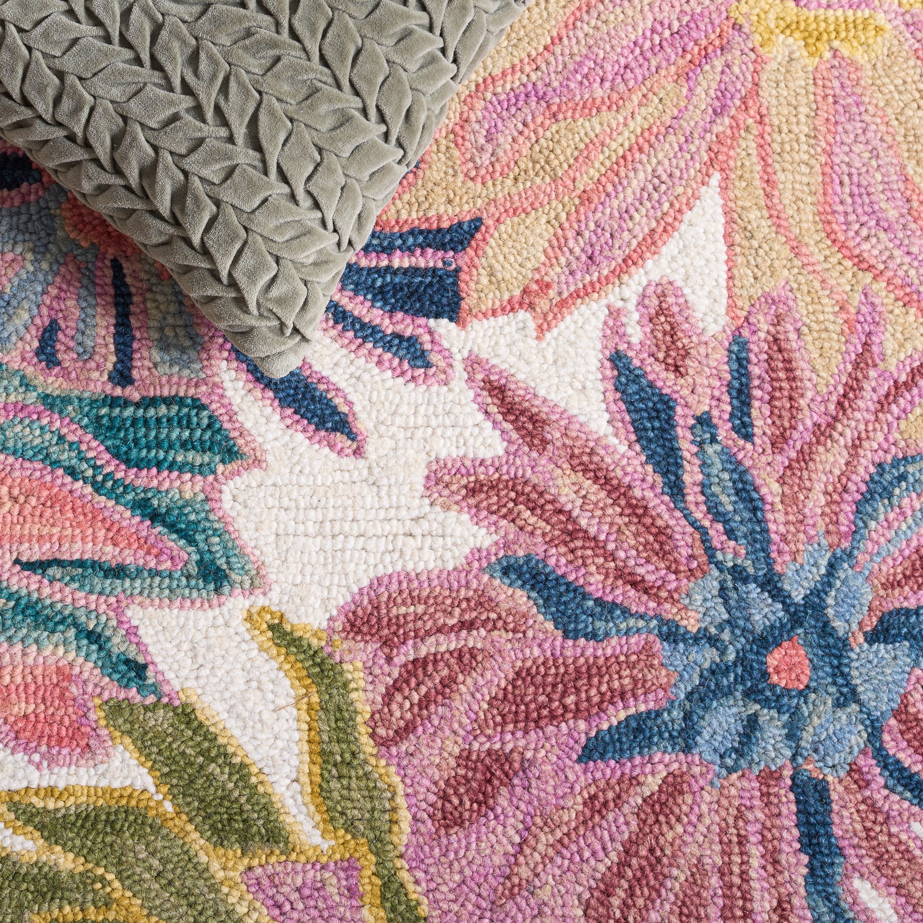 Safavieh Jardin Corine Floral Area Rug, Pink/Rust, 6' x 9' Oval