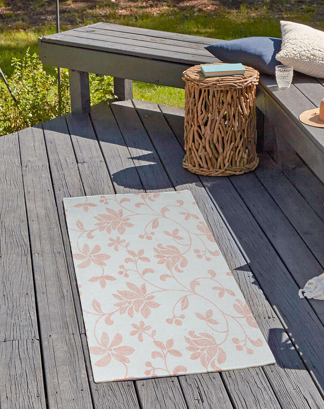 24" 36" Simply Daisy Traditional Floral French Country Chenille Area Rug, Blush