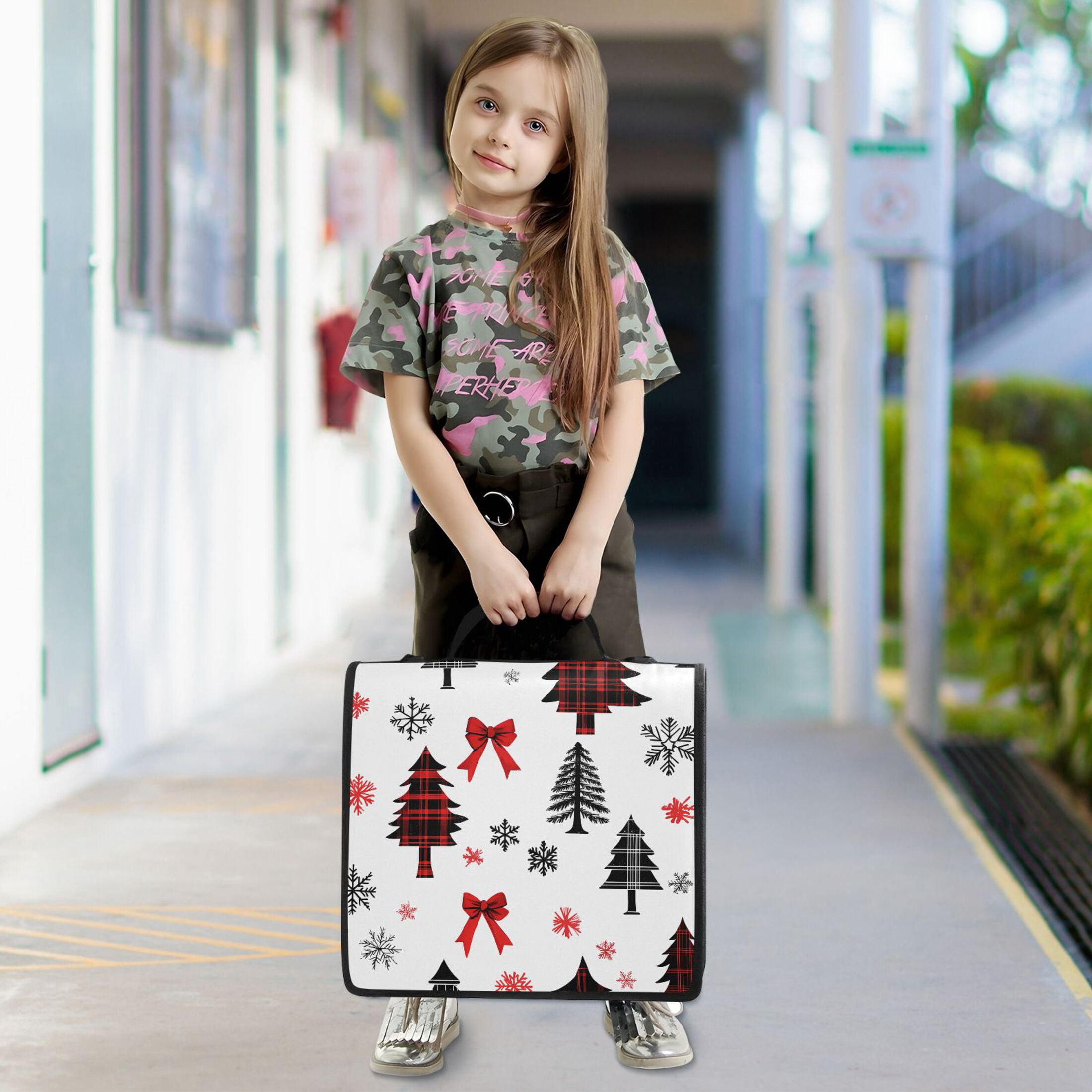 3 Ring Zipper Binder with Shoulder Strap Waterproof Trapper Keeper 2 Inch D-Ring 500 Sheets Capacity Christmas Tree Snowflakes Bow