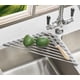 thumbnail image 3 of Estante de secado de platos enrollable de triángulo pequeño con marco de acero inoxidable con revestimiento de silicona para esquinas de fregadero, cocina multiusos sobre el fregadero, 3 of 5