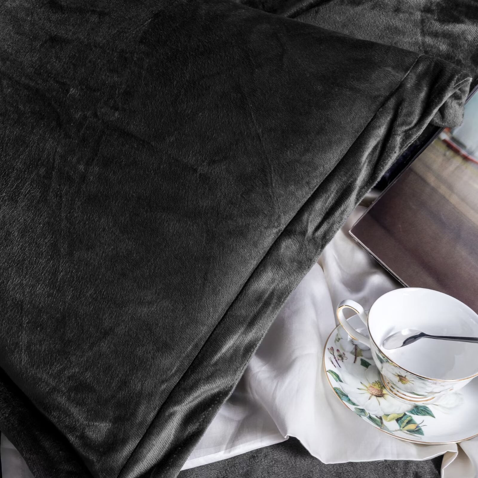 CGW 3-Piece Velvet Duvet Cover Set, Twin – Soft Luxury Bedding, Zipper Closure, Easy Care, Black