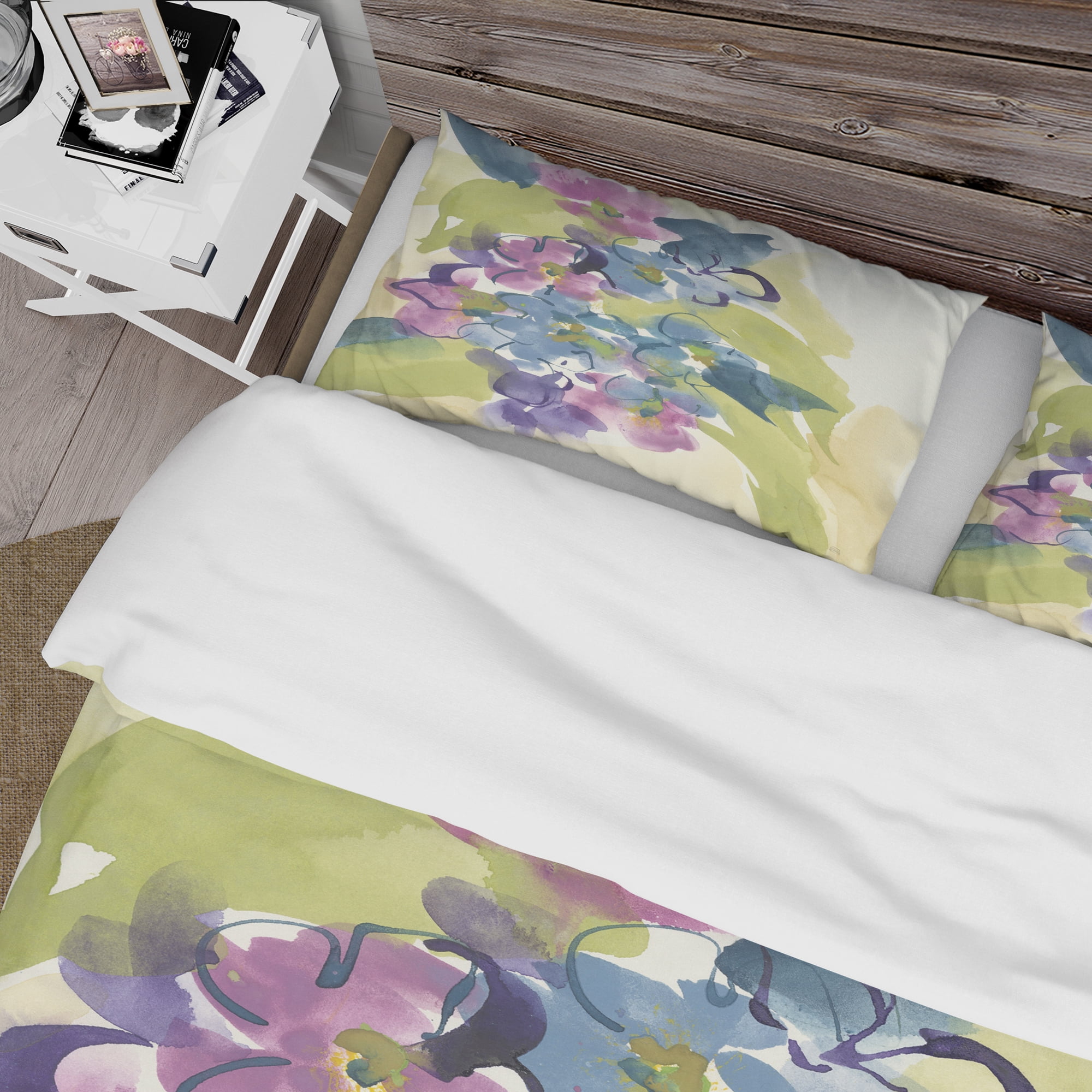 Designart 'Spring Bouquet II' Traditional Duvet Cover Set