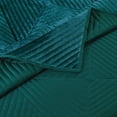 thumbnail image 4 of Juego de sábanas Benzara Bann King de 3 piezas, color verde terciopelo, 4 of 5