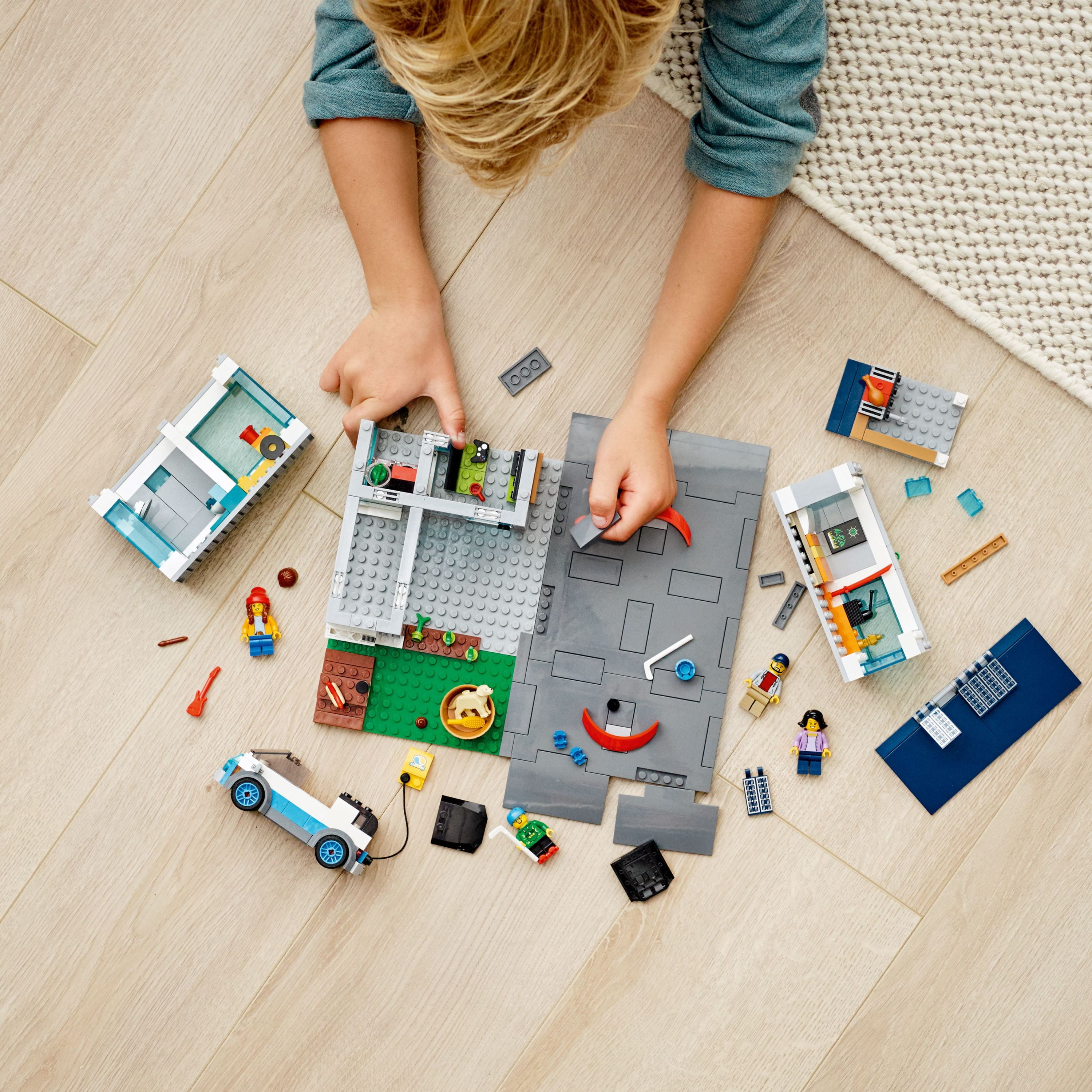 LEGO 60291 Family House - LEGO City - BricksDirect Condition New.
