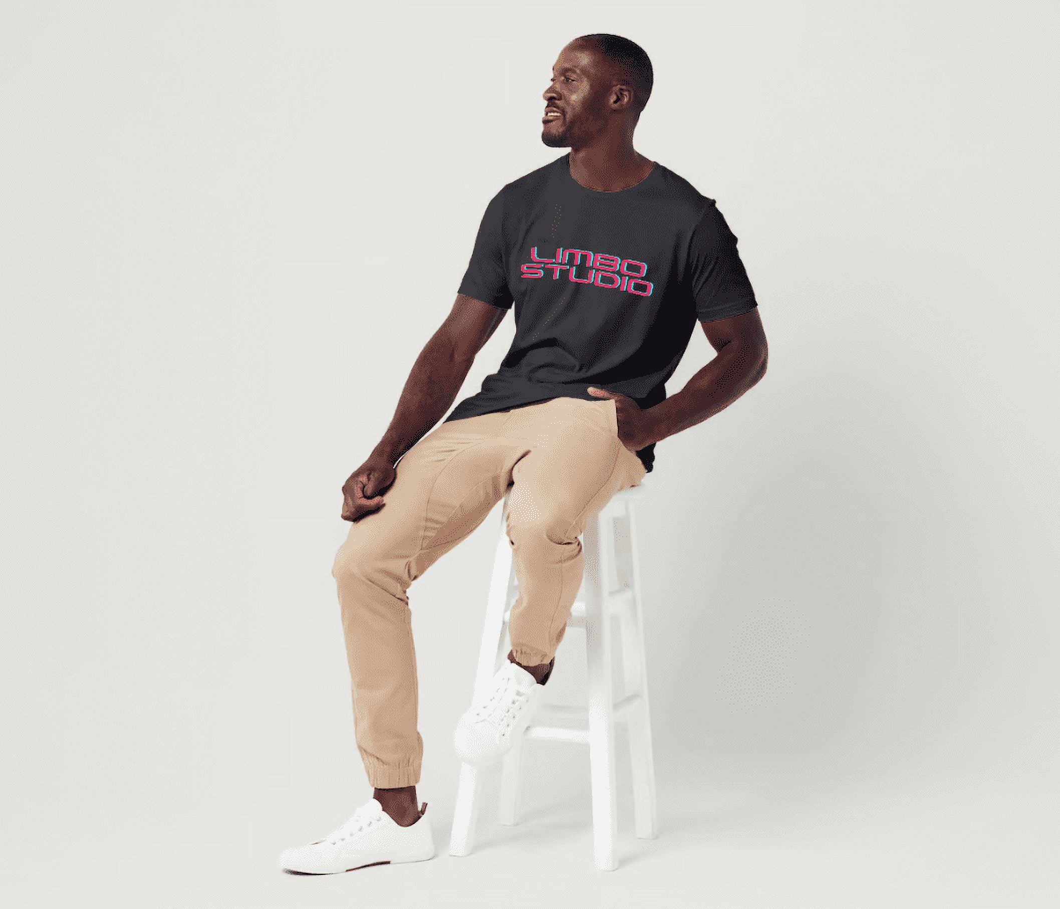 Gildan Mens classic short sleeve t-shirt with pocket