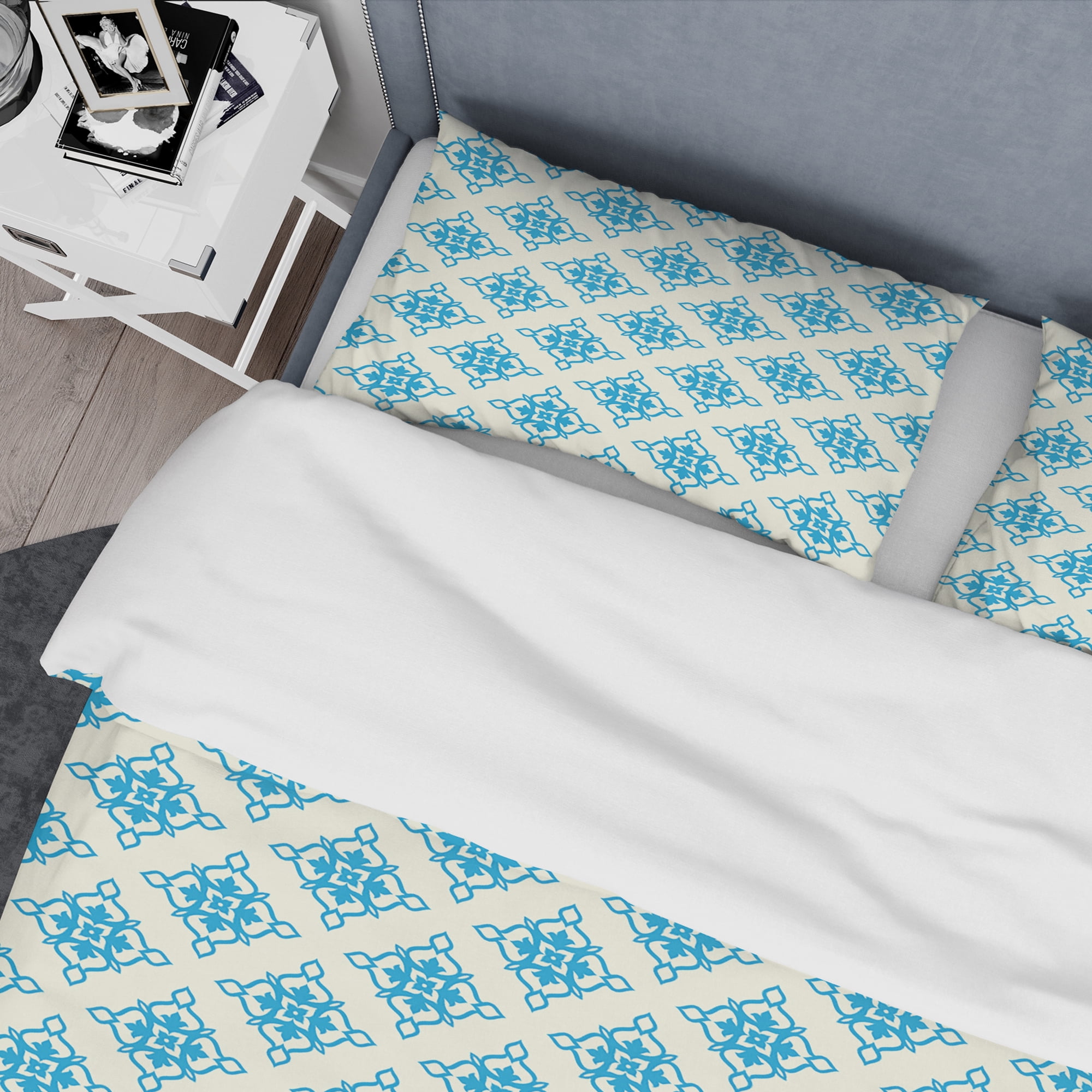 Designart 'Retro Ornamental Pattern I' Mid-Century Modern Duvet Cover Set