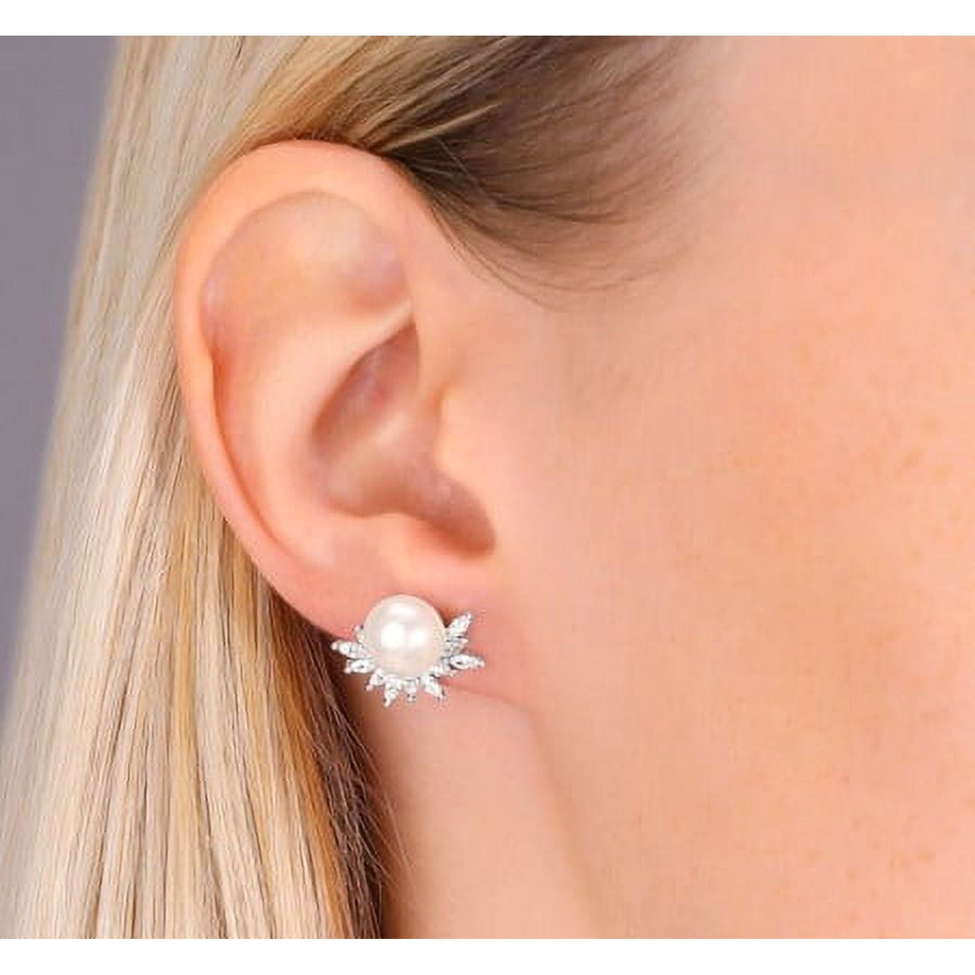 Tilo Jewelry 925 Sterling Silver Freshwater Pearl Stud Earrings with Flower Design for Women & Unisex
