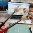 thumbnail image 2 of CSChome Bâton de Doigt Extensible Rétractable Pointeur de Doigt Télescopique, Mini Présentateur Portatif pour Tableau Blanc, 2 of 6