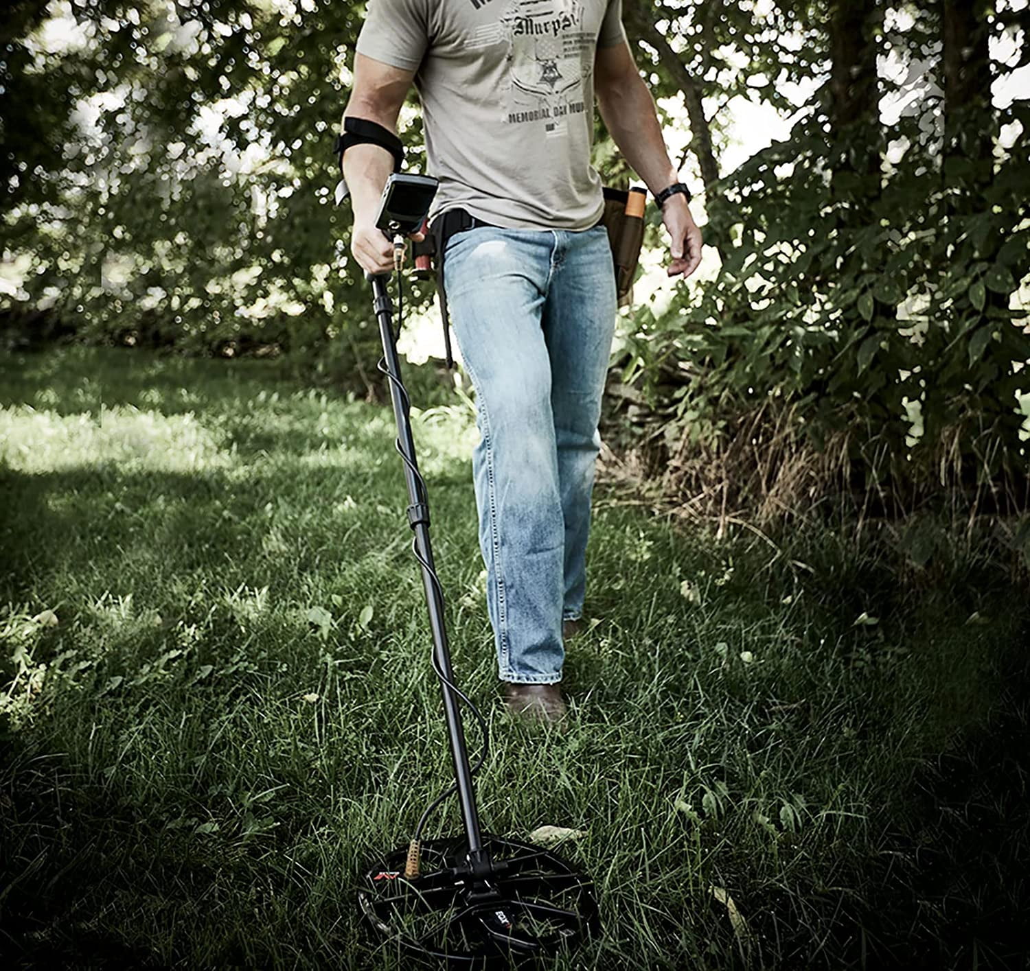 Minelab Equinox 800 Multi-IQ Underwater Waterproof Metal Detector & Pro Find 35