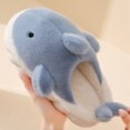 thumbnail image 1 of Pantuflas Divertidas De Algodón Con Tiburón Cute Shark Home Zapatos de felpa Cómoda zapatilla de algodón cálida y peluda (Azul 44 45), 1 of 8
