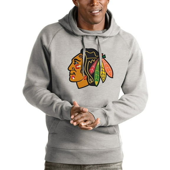 Men's Antigua Heathered Gray Chicago Blackhawks Logo Victory Pullover Hoodie