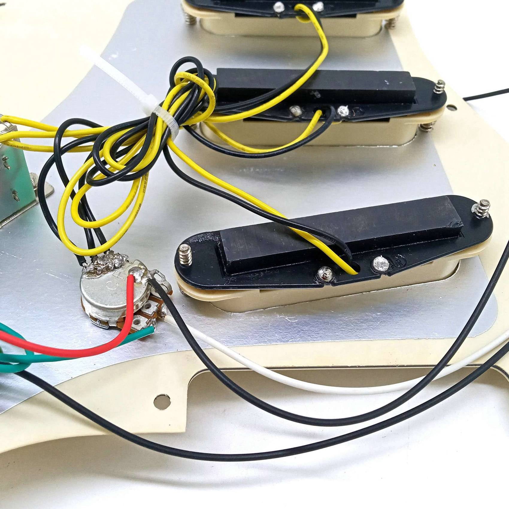 2X Electric Guitar Pickguard Pickups Loaded Prewired Scratch Plate Assembly SSS Yellow