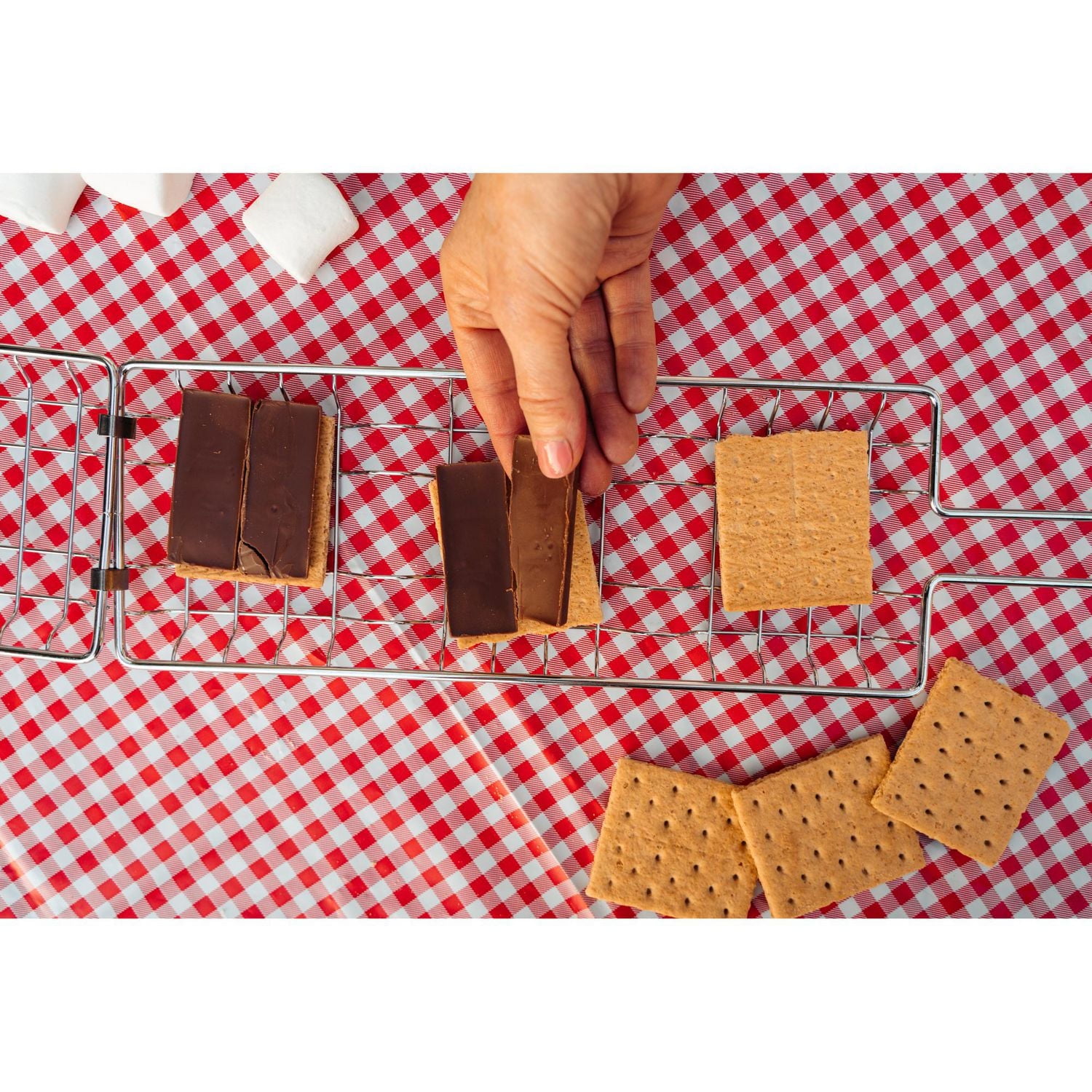 Coghlan's Camper's S'mores Grill, Makes 3 s'mores at a time