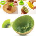 thumbnail image 4 of Herramienta para kiwi 2 en 1 de fácil agarre, 4 of 5