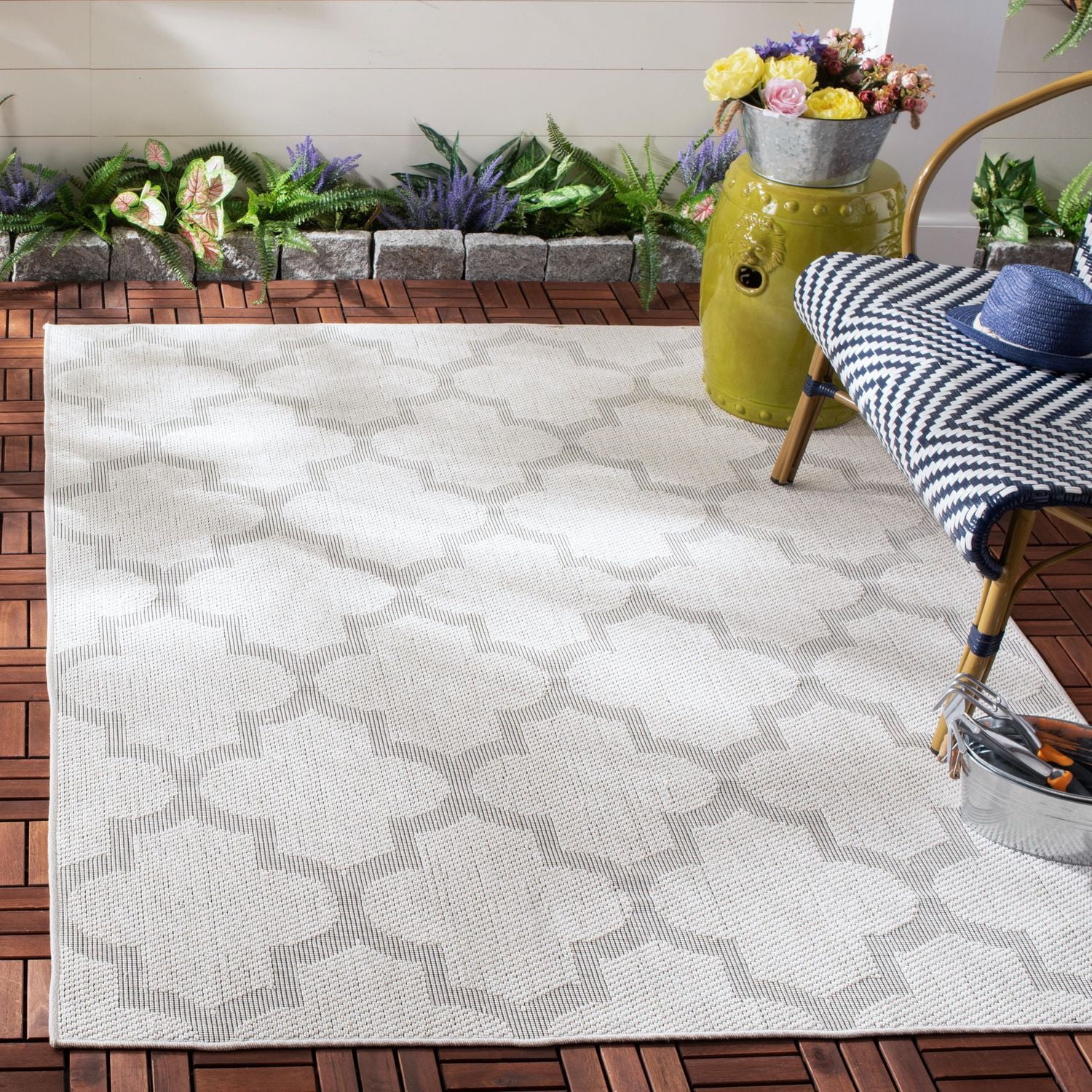 SAFAVIEH Bermuda Sophie Geometric Machine Washable Indoor/Outdoor Area Rug