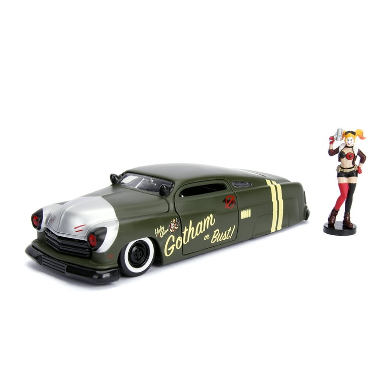 DC Comics Bombshells フィギュアセット　クラシックカー Amazon.com: JADA DC Comics Bombshells Batgirl & 1957 Chevy