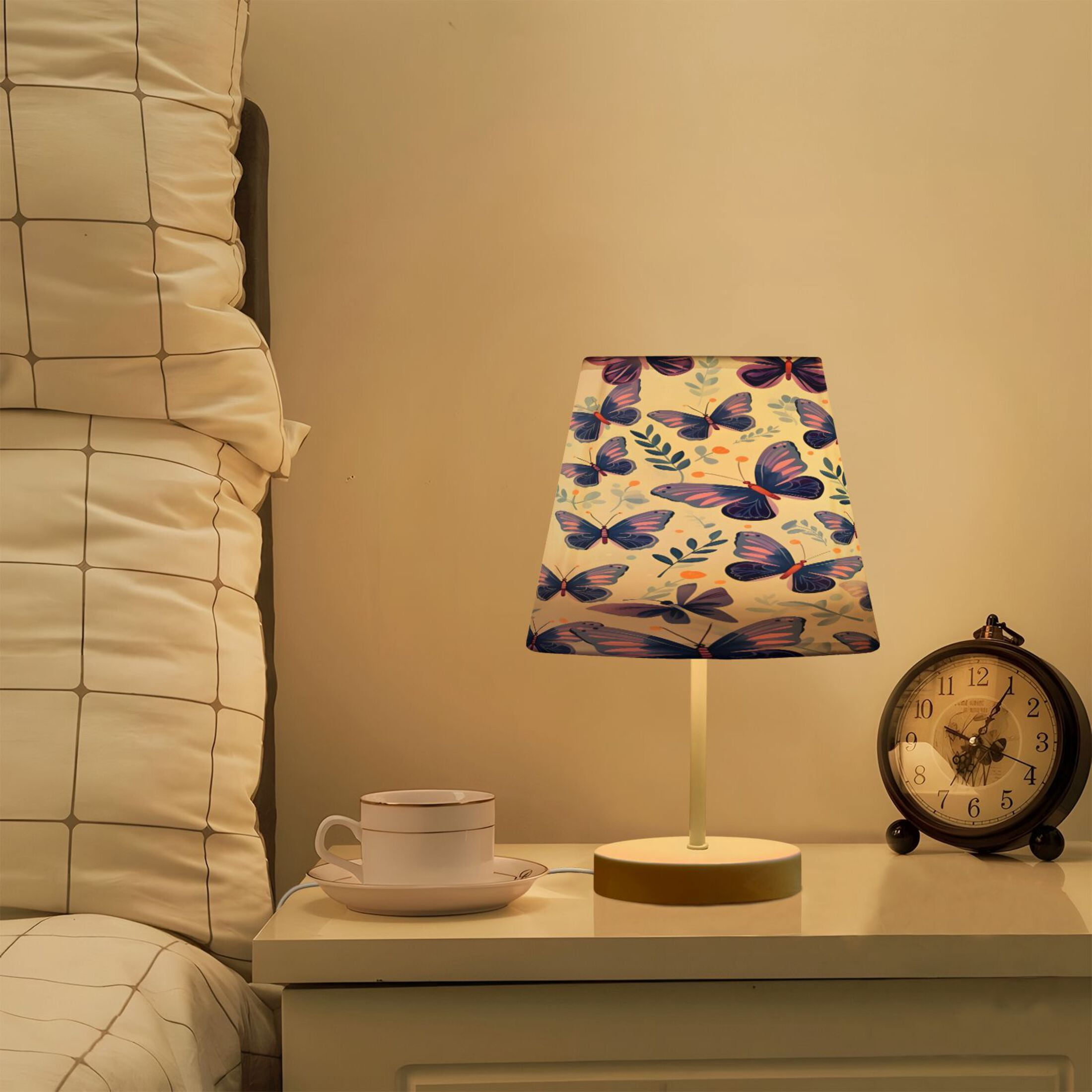 Ryvnso LED Bedside Table Lamp Butterflies in Purple Bedroom Desk Lamps Nightstand Lampshade M