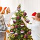 thumbnail image 1 of Fiudx Bolas Navideñas de Terciopelo, Juego de Adornos Flocados, 12 Piezas Colgantes, Elegante Escena Invernal, Versátiles Decoraciones Navideñas, para Árbol de Navidad y Chimenea, Tamaño de 8 Cm., 1 of 7