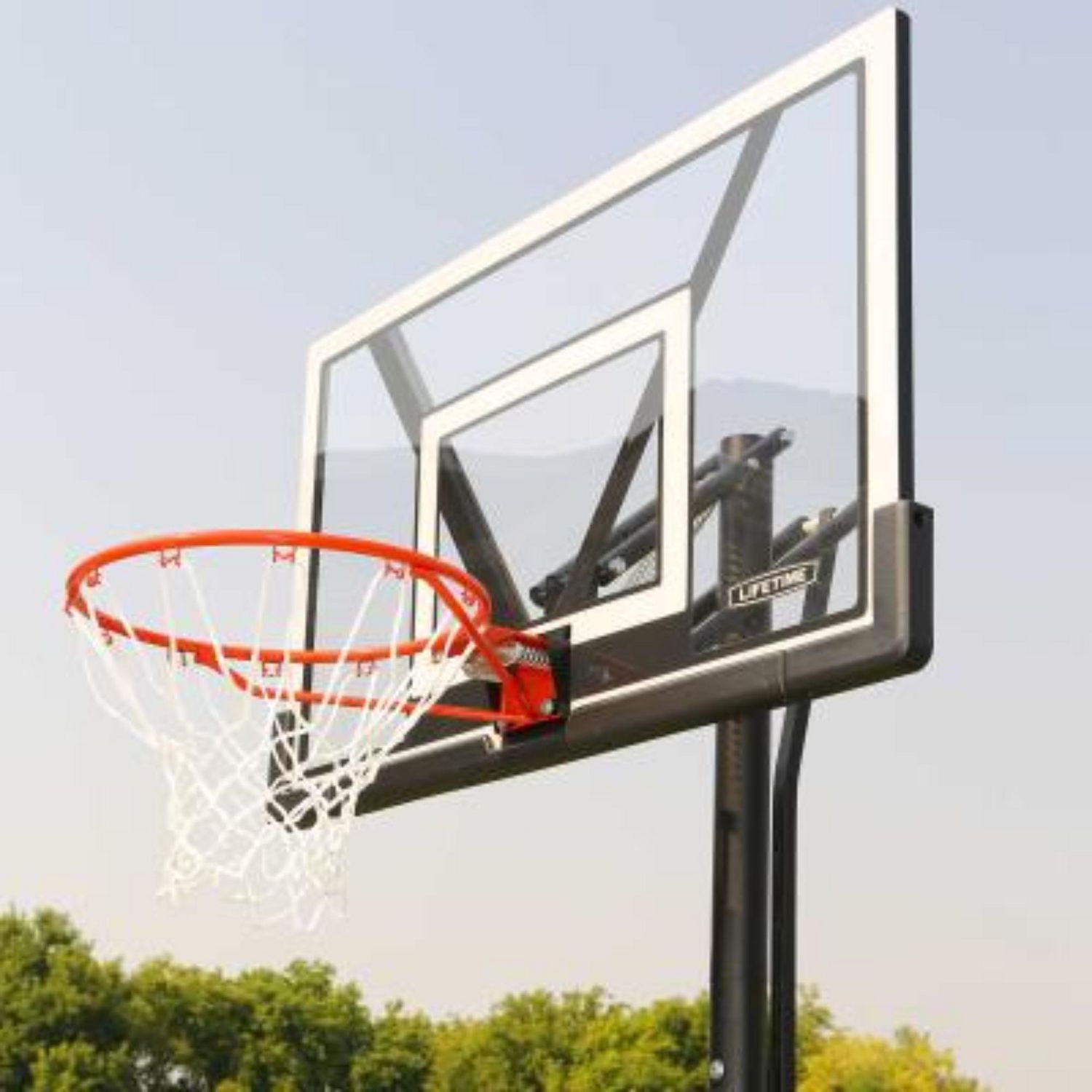 LIFETIME - Panier de basket réglable, panneau arrière en polycarbonate de 48 po