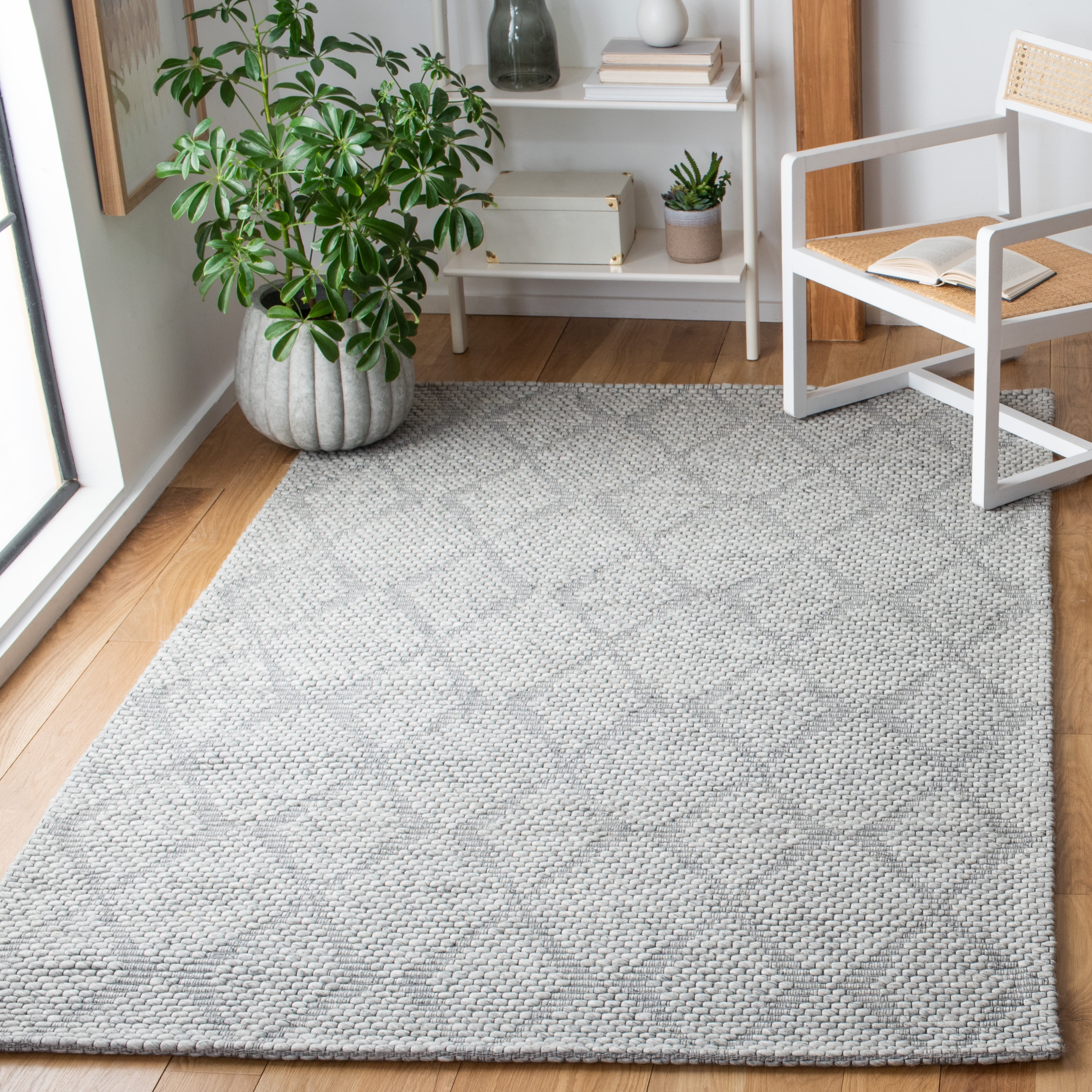 SAFAVIEH Marbella Aria Diamond Area Rug, Silver/Grey, 5' x 8'