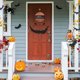 thumbnail image 3 of Señal de bienvenida de Halloween para decoración de puerta delantera, corona redonda de madera para colgar en la pared para fiesta navideña, 3 of 5