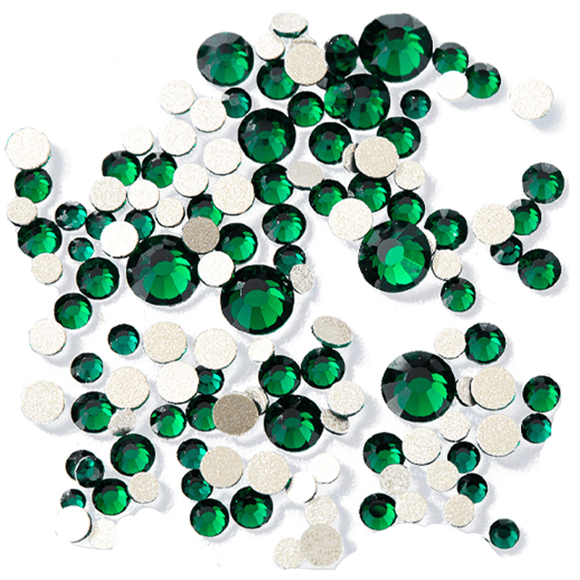 Verde, arte de uñas con pedrería verde y parte posterior plana de cristal