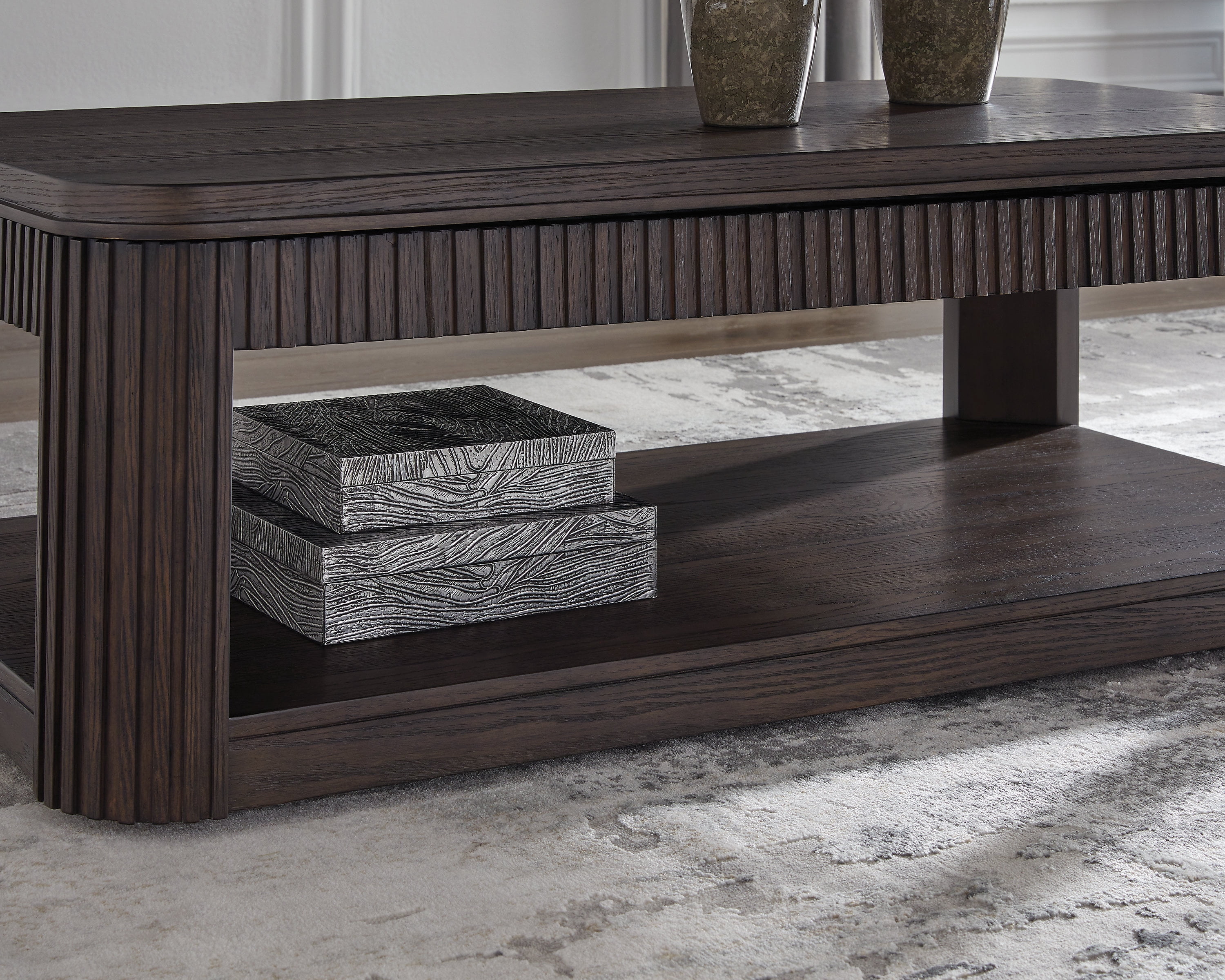Signature Design by Ashley Carlibrie Lift Top Coffee Table, Brown Contemporary Cocktail Table with Shelf and Casters