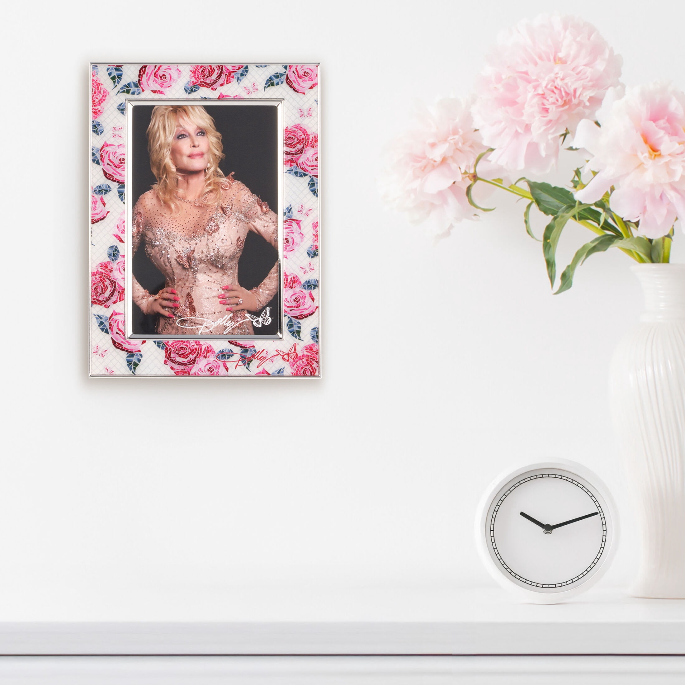 Dolly Parton 5.5X7.5 in Roses Enmel Frame - 4X6