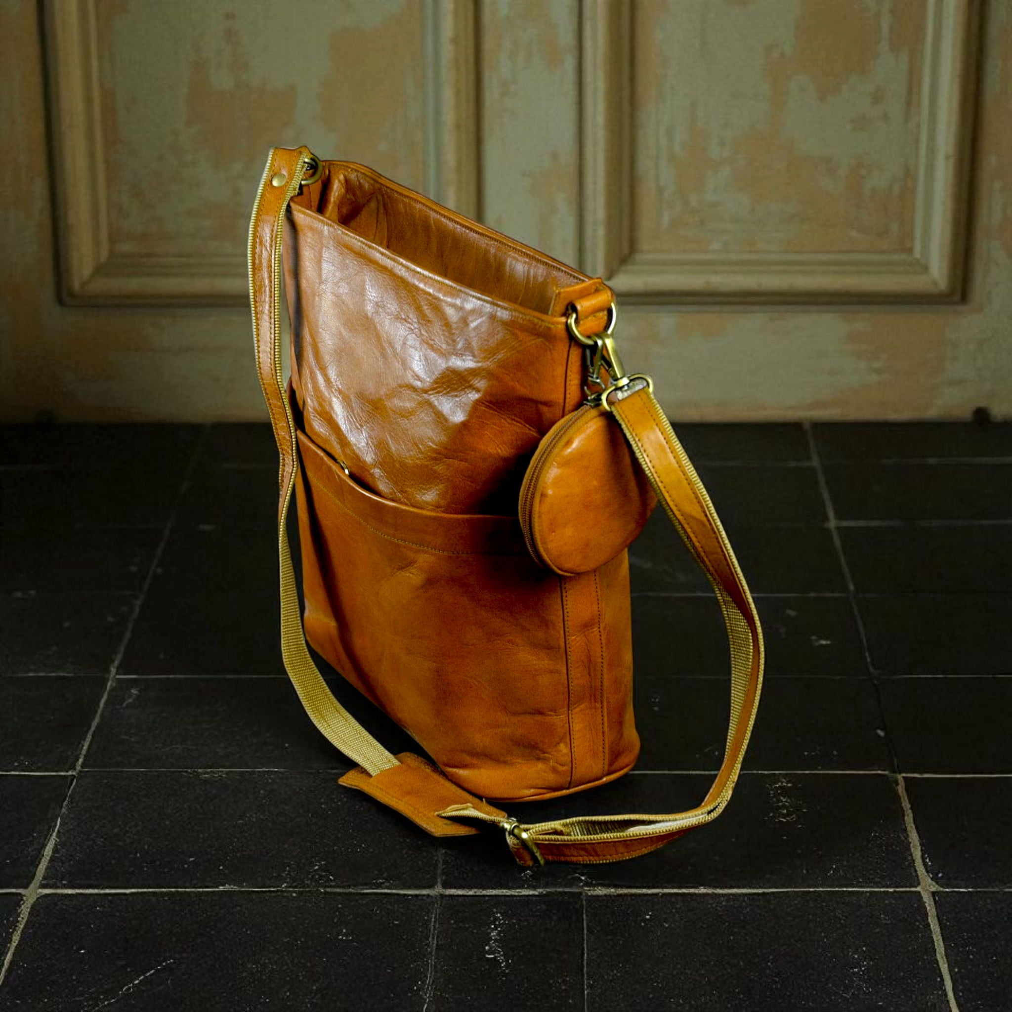 Genuine Leather Tote Crossbody Bag for Women with Coin Pouch, Handmade Shoulder Handbag, Stylish Vintage Purse for Daily Travel Use Tote beg 14.5 x 13.5
