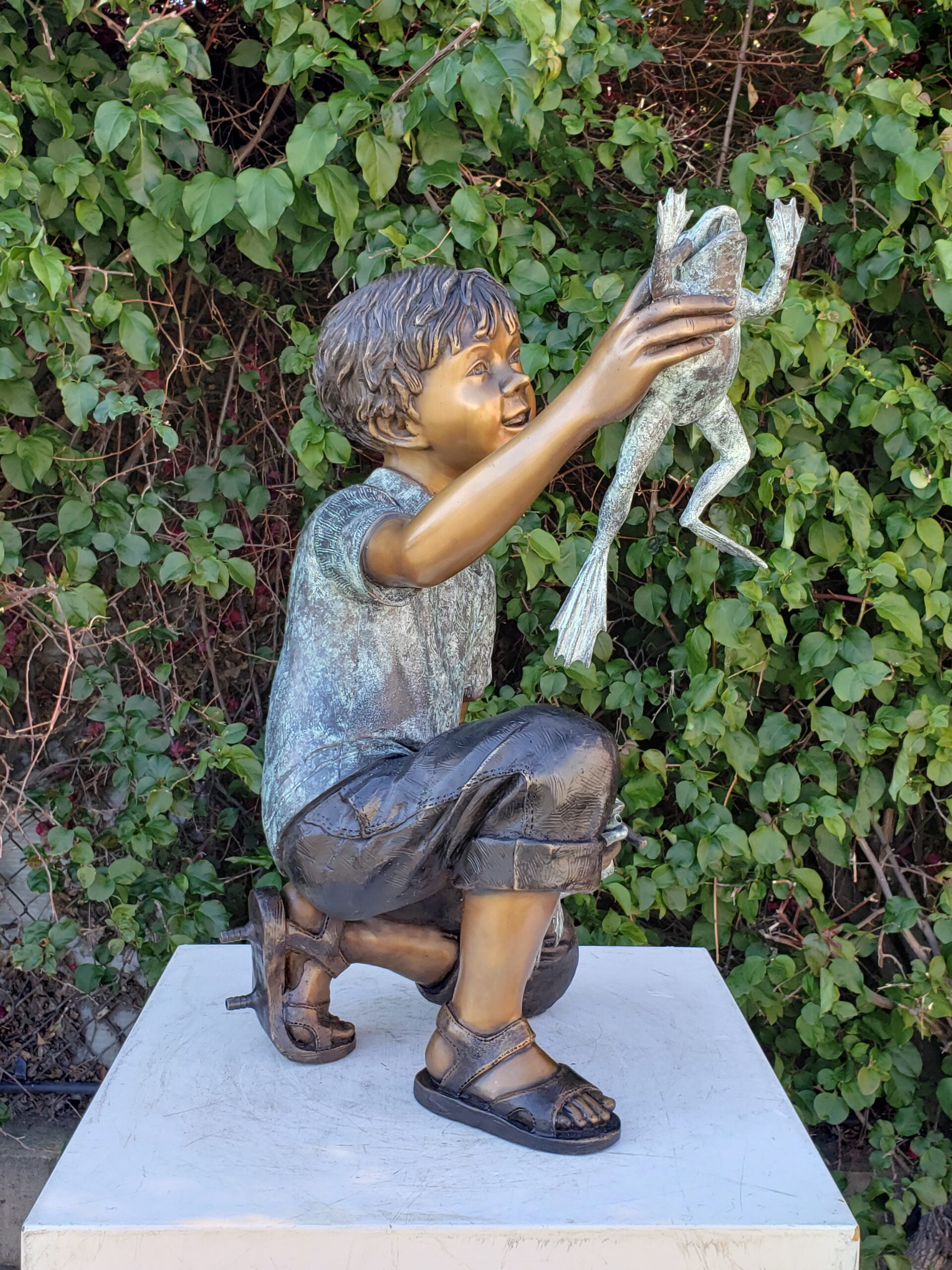 Nifao Little Boy Playing with Two Frogs Outdoor Fountain Statue, Bronze Garden Water Feature Sculpture for Patio & Yard – Garden Outdoor Decor Sculpture, 18"L x 16"W x 25"H