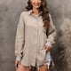 thumbnail image 3 of Camisa de manga larga para mujer, cuello vuelto, botones hacia abajo, corte holgado, Color puro, Top informal para mujer con bolsillo para el trabajo diario, caqui L, 3 of 7