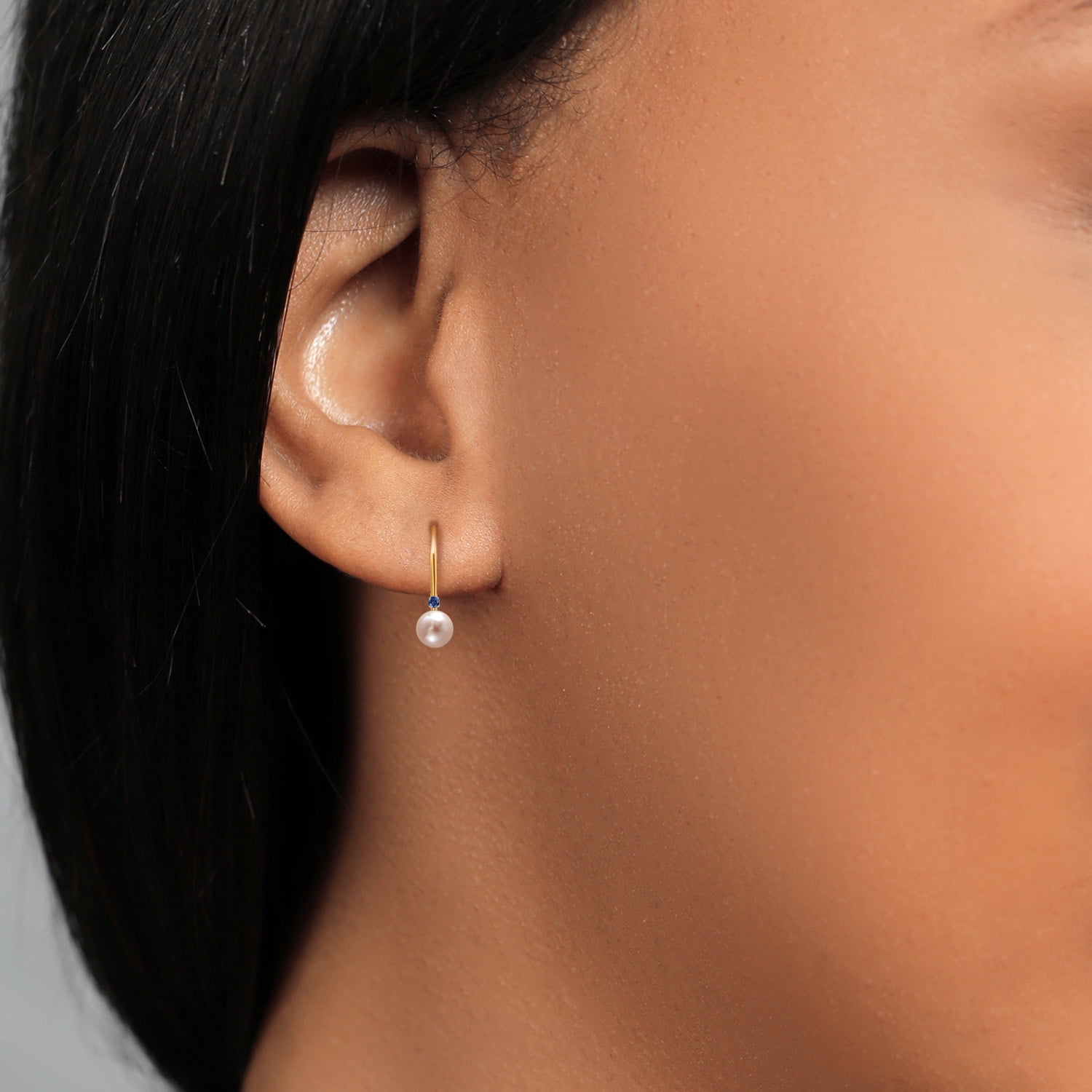 Gem Stone King 14K Yellow Gold Round White Cultured Freshwater Pearl and Round Blue Created Sapphire Leverback Drop Dangle Earrings for Women (Pearl: 5.5MM, Sapphire: 1.5MM)