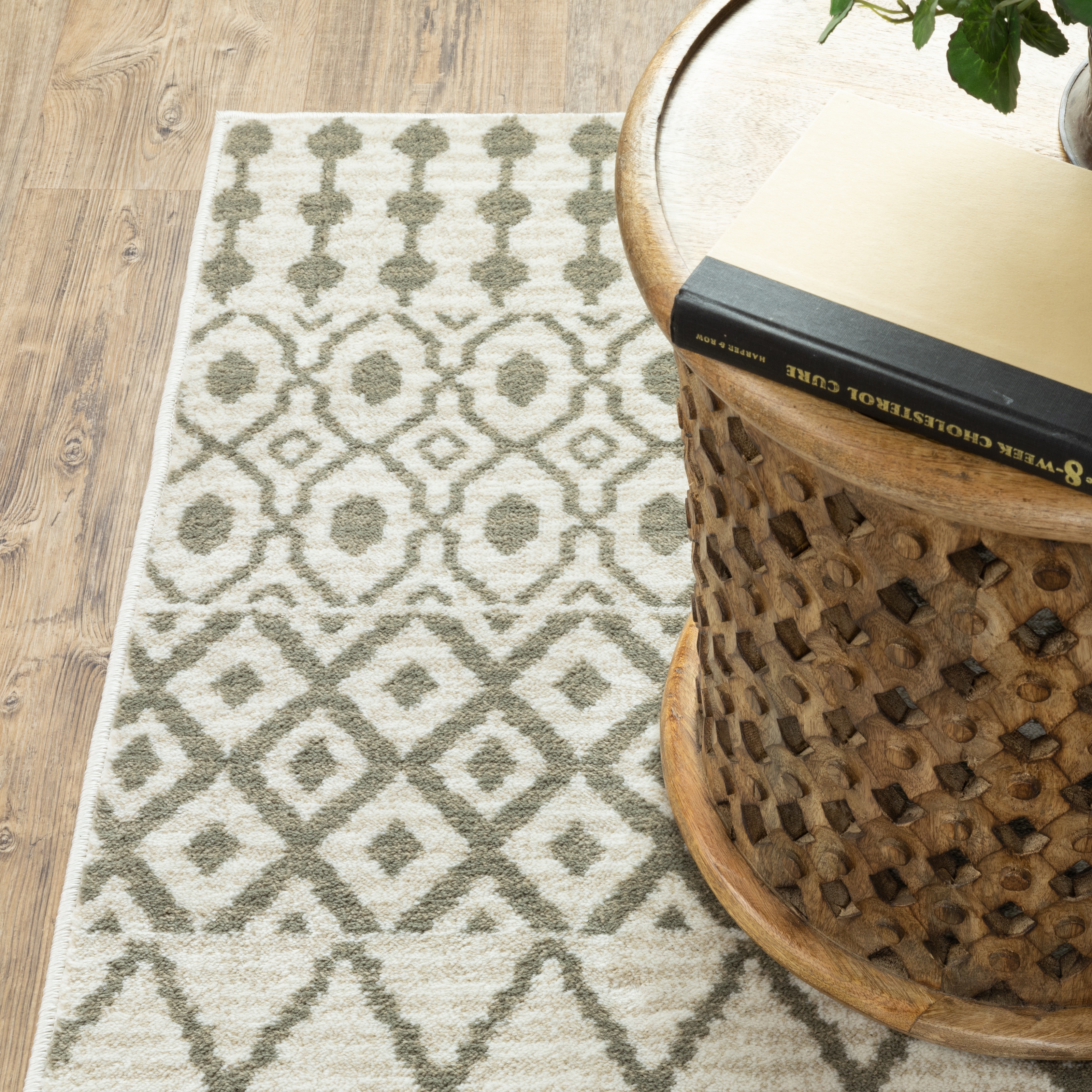 Avalon Home Gracie Tribal Lodge Area Rug, 6'7" X 9'2", Ivory/ Gray