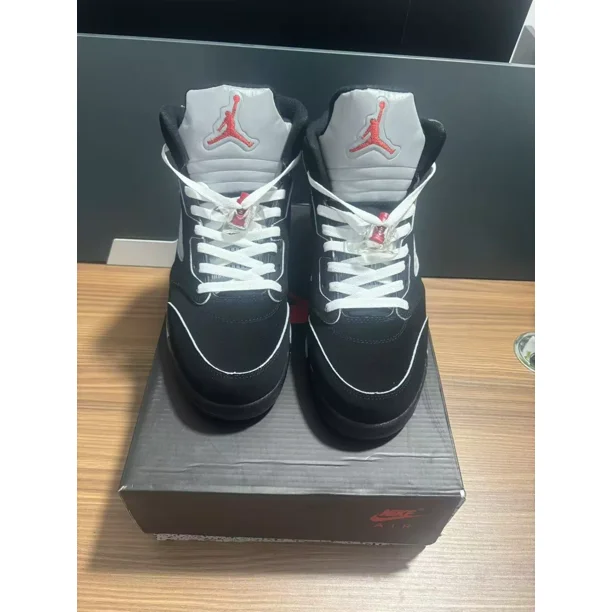 New Nike Air Jordan 5 Black Metallic Men’s Size Sneaker Running Shoes